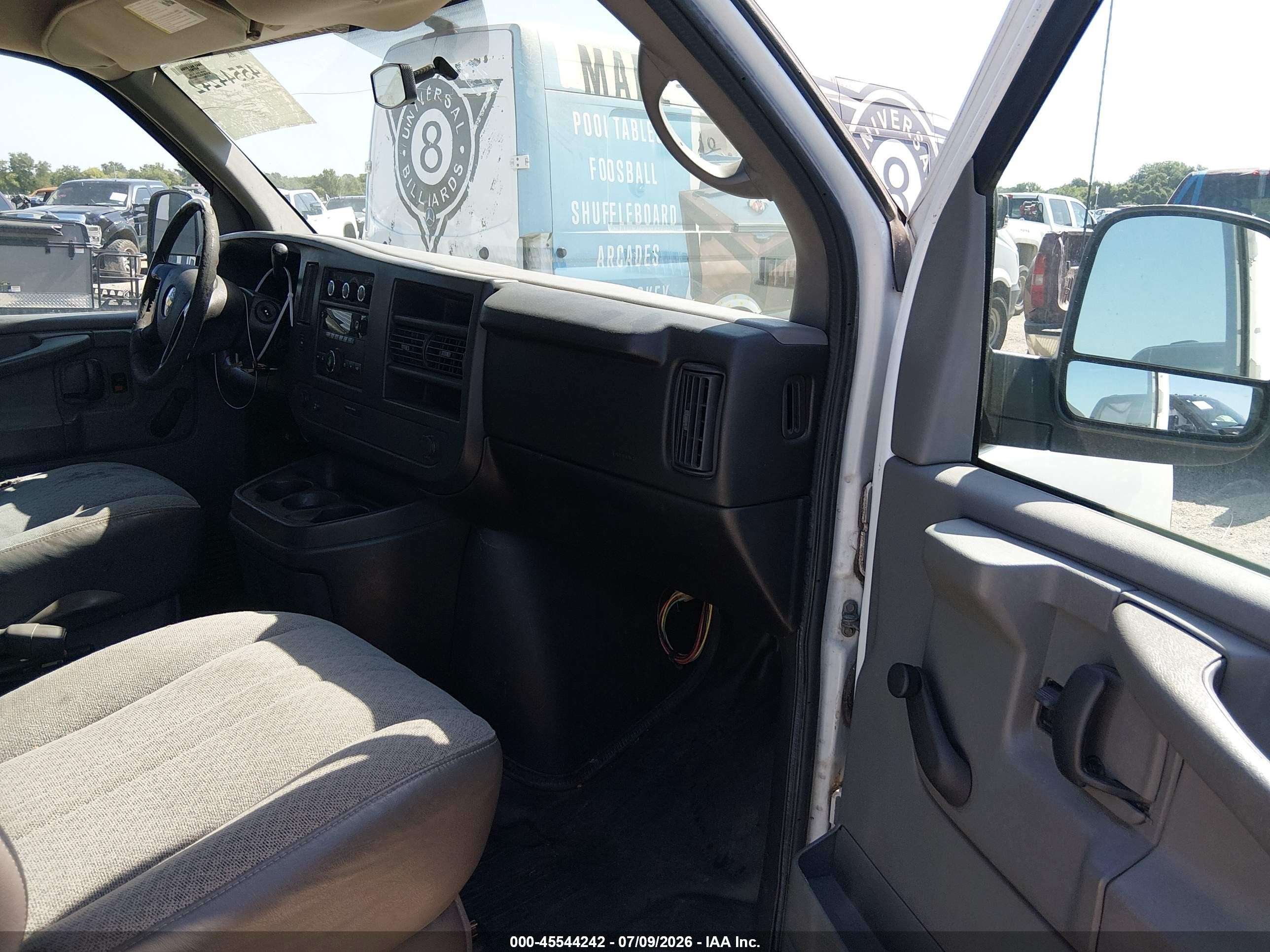 2011 Chevrolet Express 1500 Work Van White vin: 1GCSGAFX4B1104177