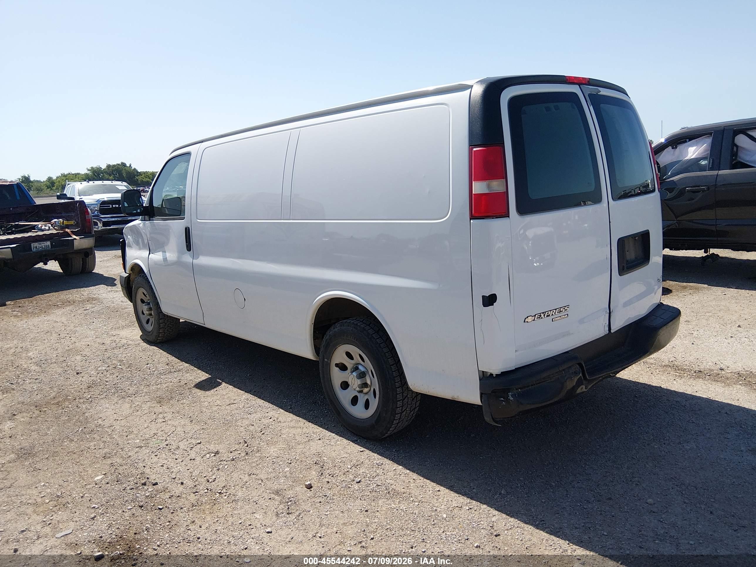 2011 Chevrolet Express 1500 Work Van White vin: 1GCSGAFX4B1104177
