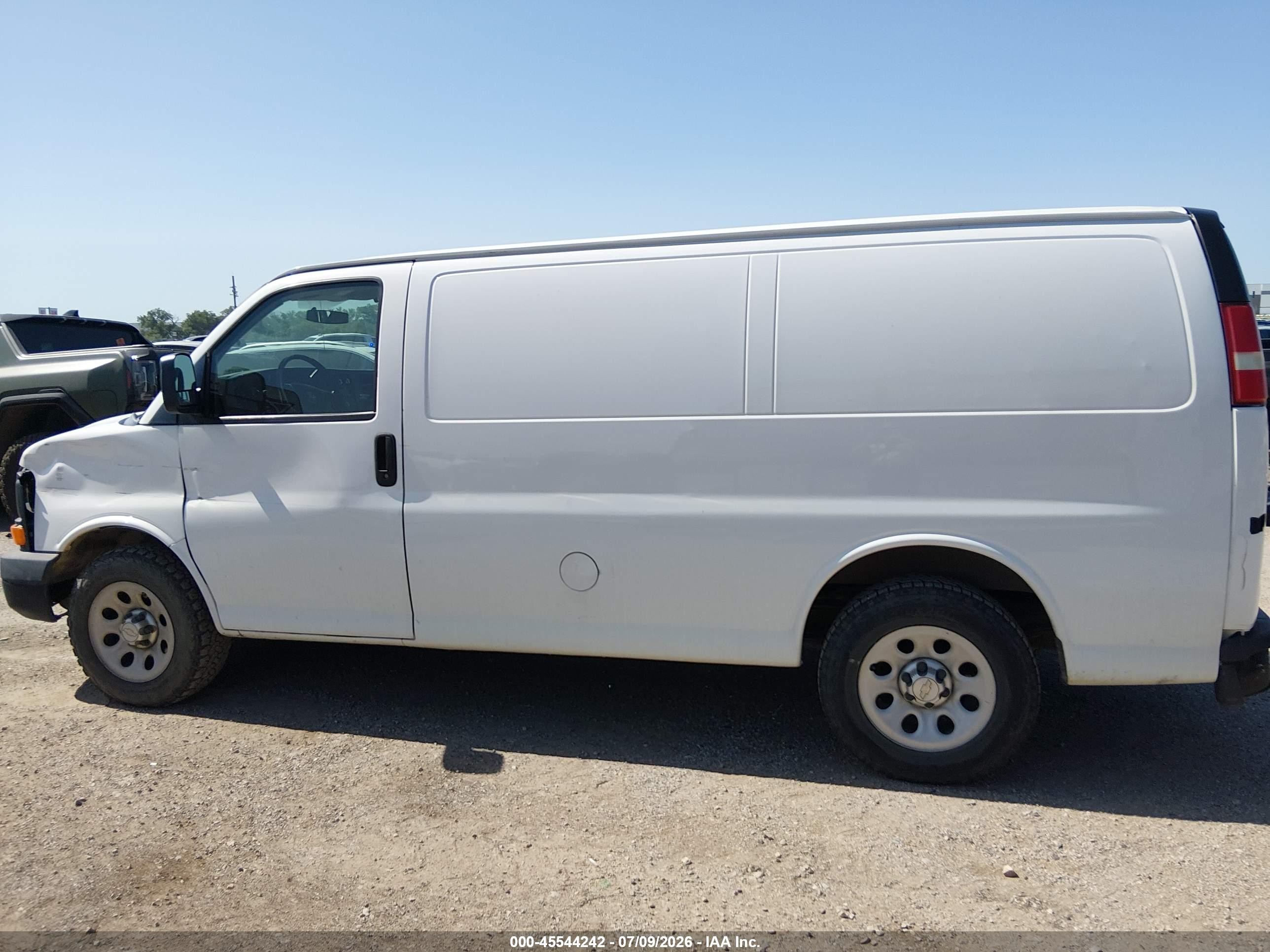 2011 Chevrolet Express 1500 Work Van White vin: 1GCSGAFX4B1104177