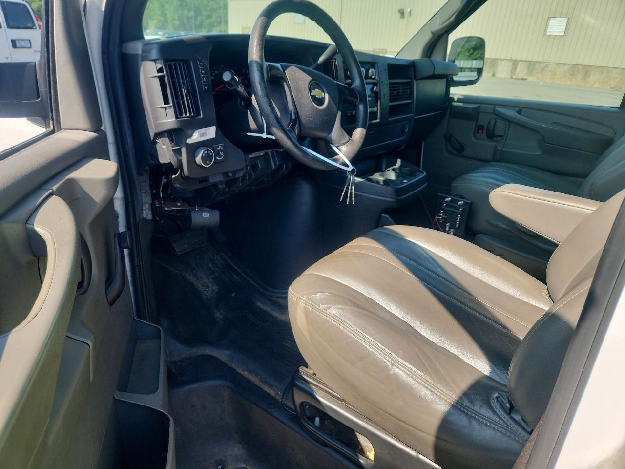 2013 Chevy Express G1500 Cargo White vin: 1GCSGAFX4D1162082