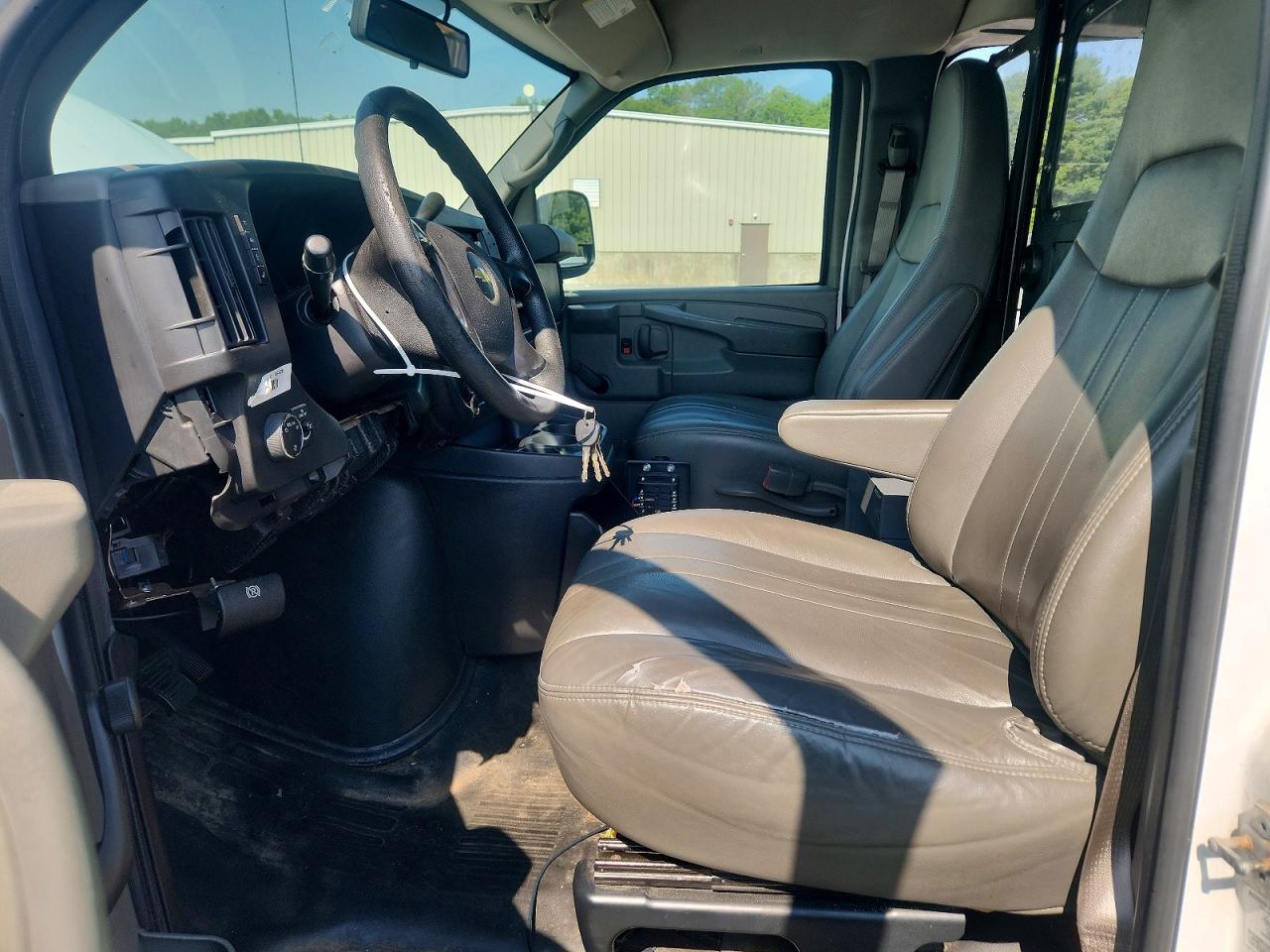 2013 Chevy Express G1500 Cargo White vin: 1GCSGAFX4D1162082