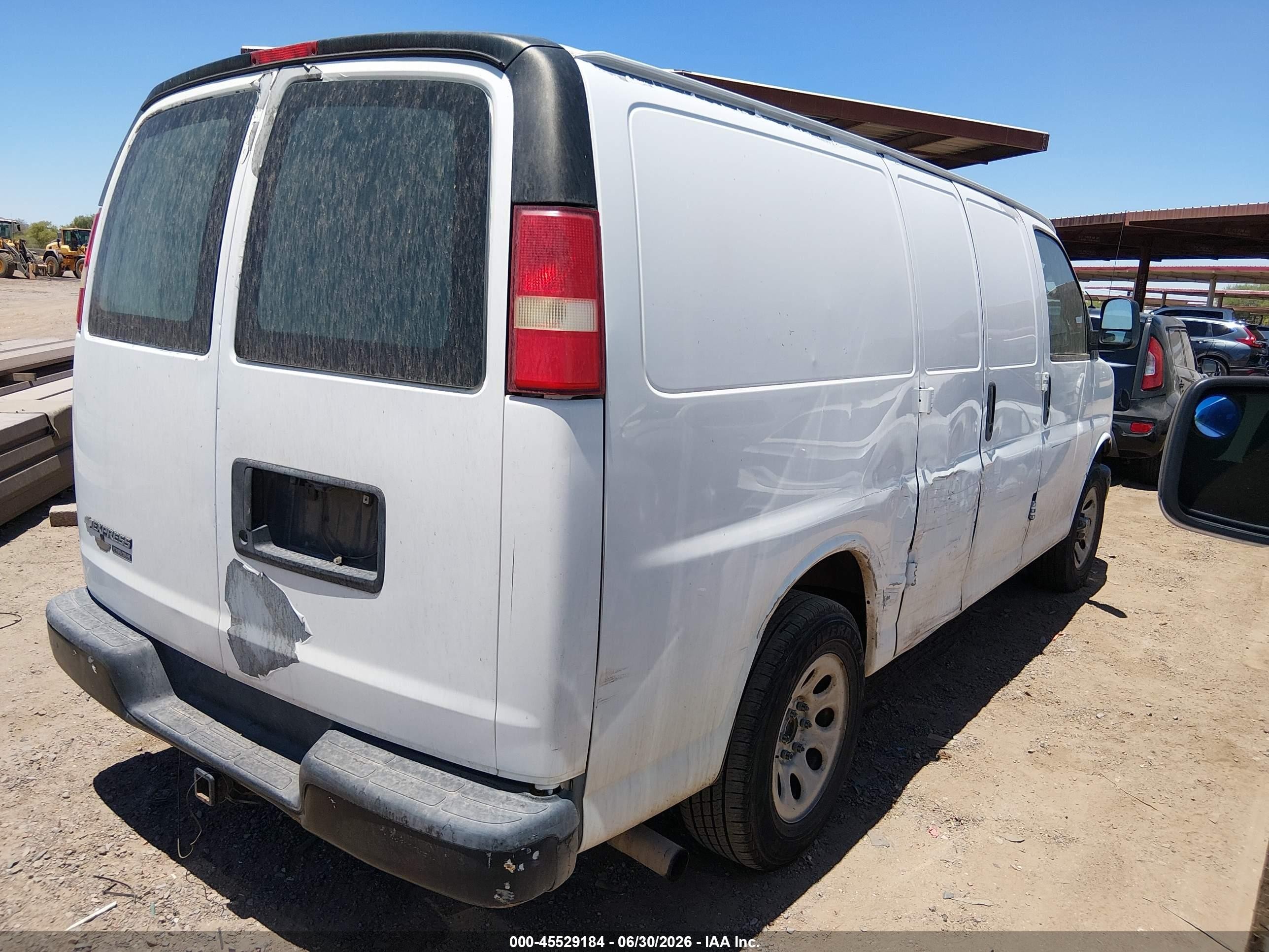 2011 Chevrolet Express 1500 Work Van White vin: 1GCSGAFX5B1111929