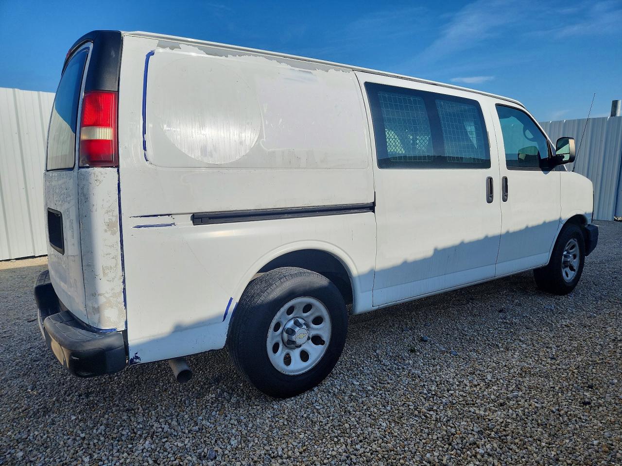 2012 Chevrolet Express G1500 Ls White vin: 1GCSGAFX5C1139635
