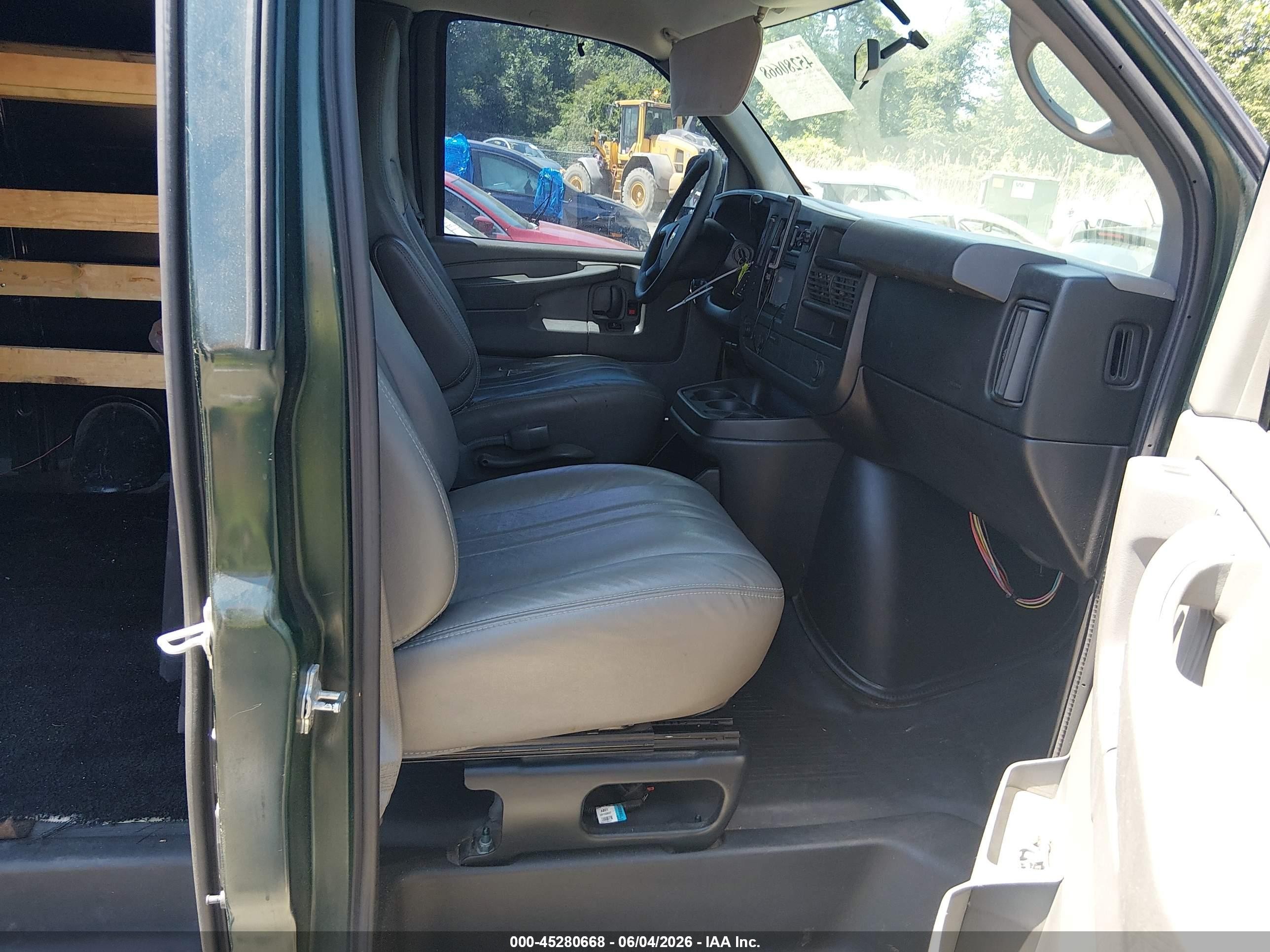 2012 Chevrolet Express 1500 Work Van Green vin: 1GCSGAFX5C1192187