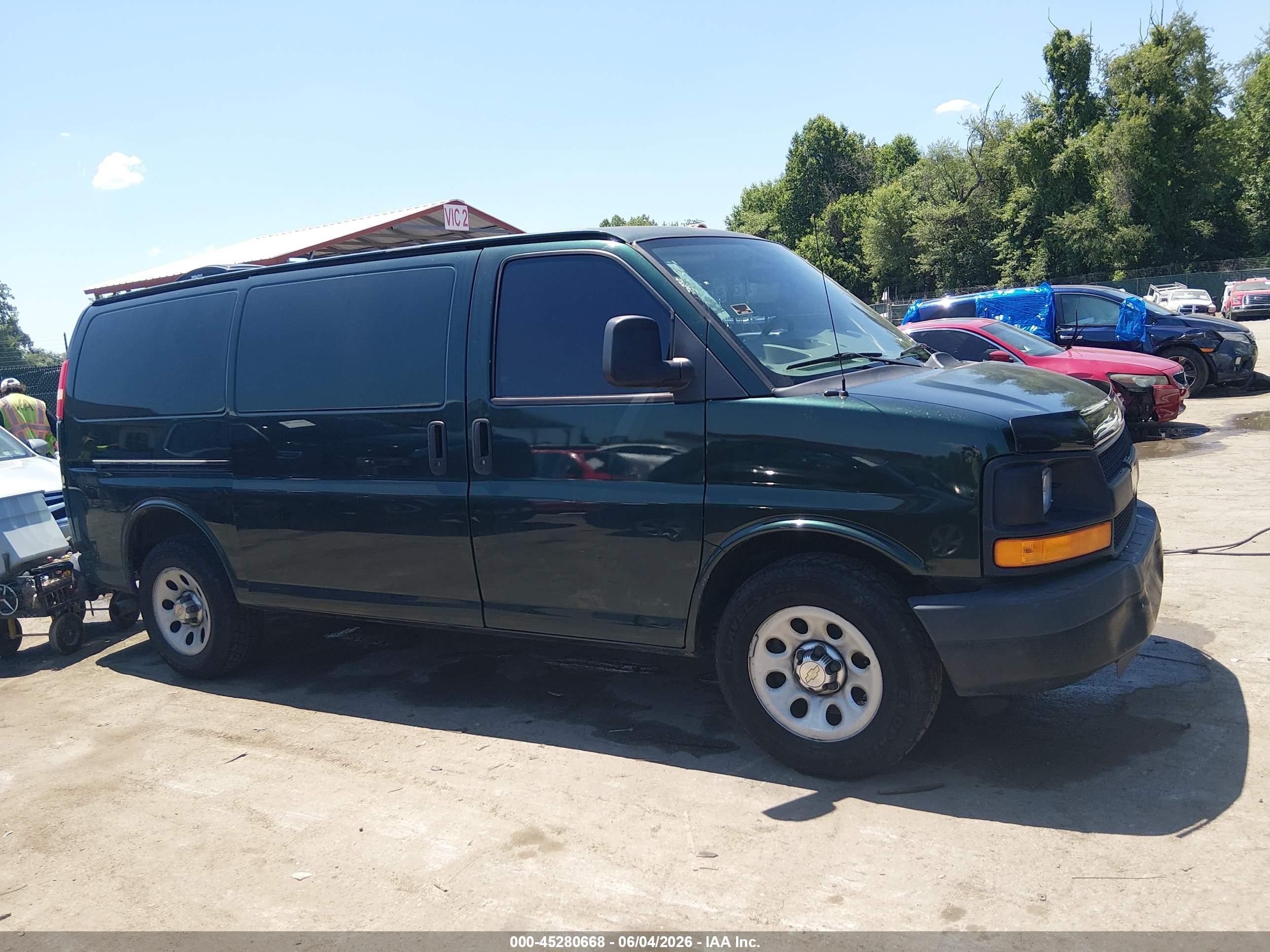 2012 Chevrolet Express 1500 Work Van Green vin: 1GCSGAFX5C1192187