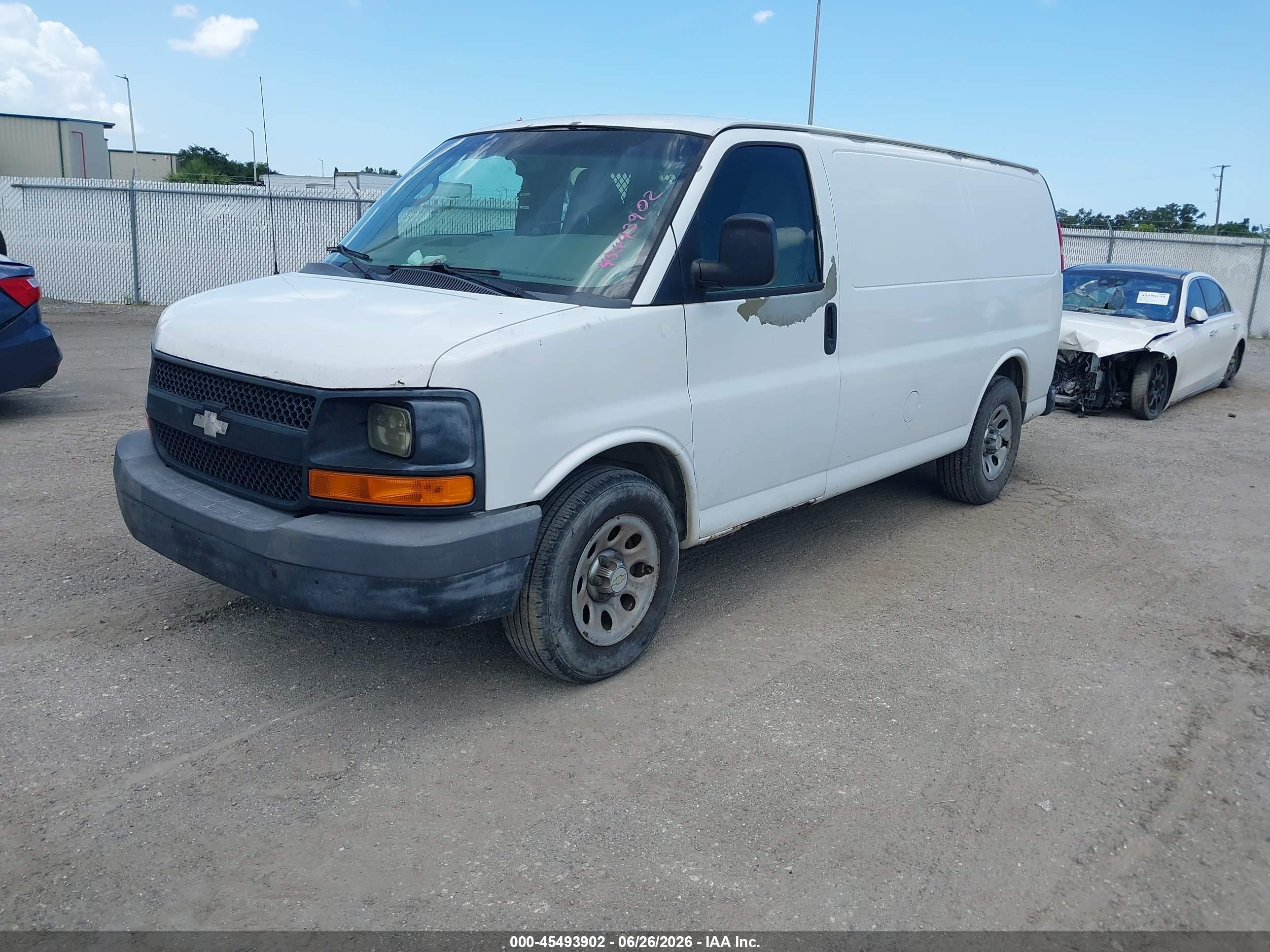 2011 Chevrolet Express 1500 Work Van White vin: 1GCSGAFX6B1187420