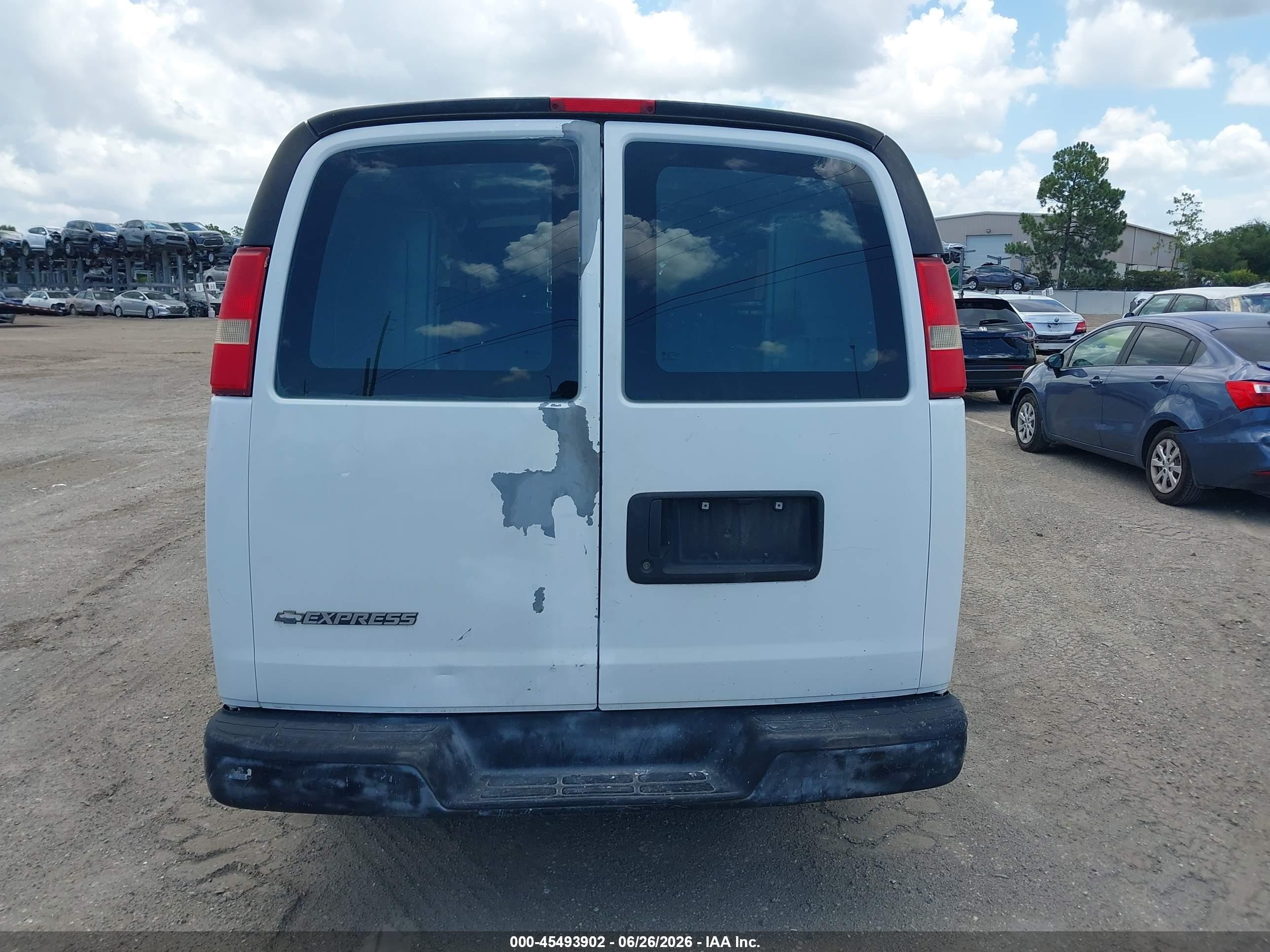 2011 Chevrolet Express 1500 Work Van White vin: 1GCSGAFX6B1187420