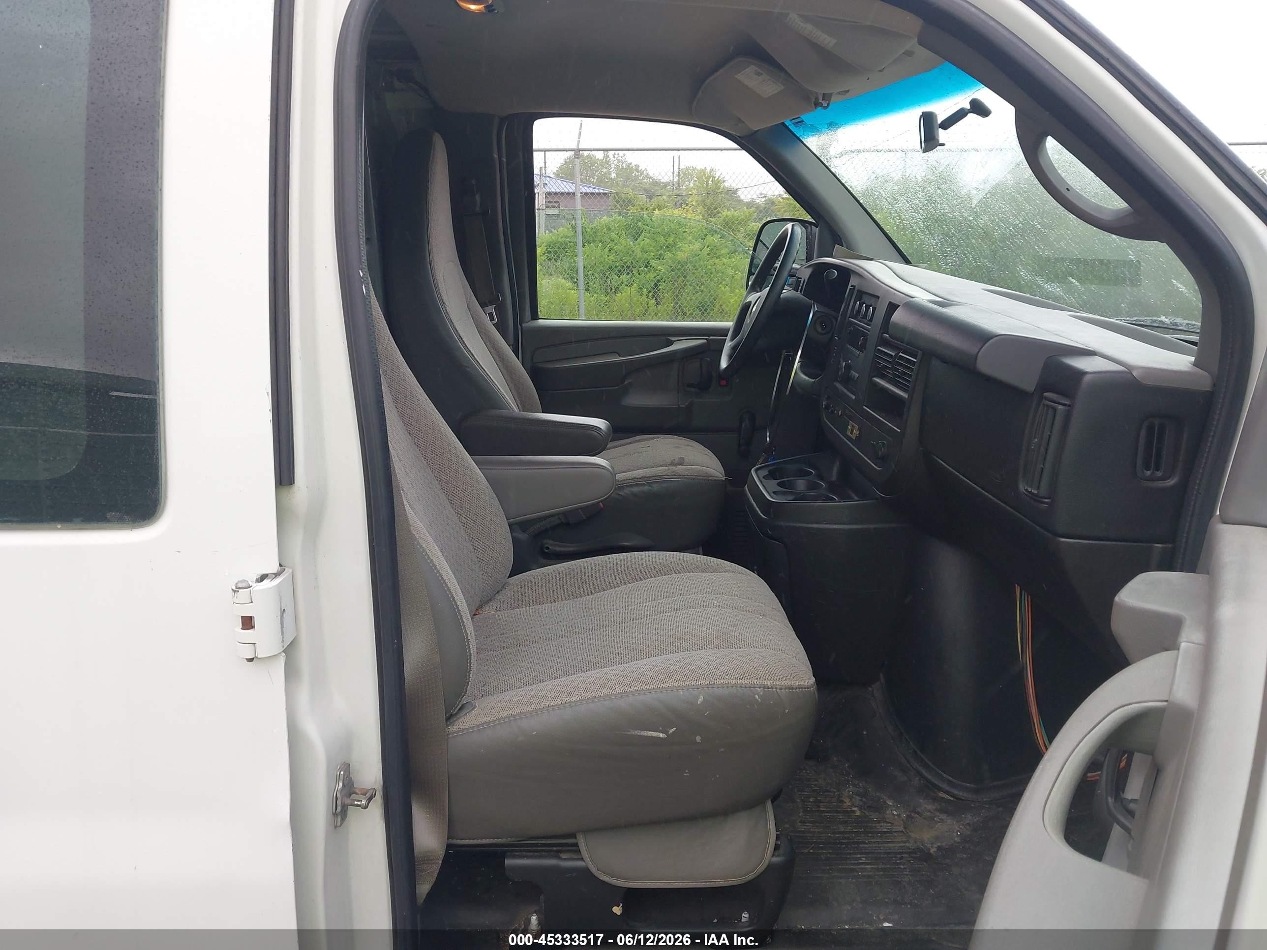 2012 Chevrolet Express 1500 Work Van White vin: 1GCSGAFX6C1139644