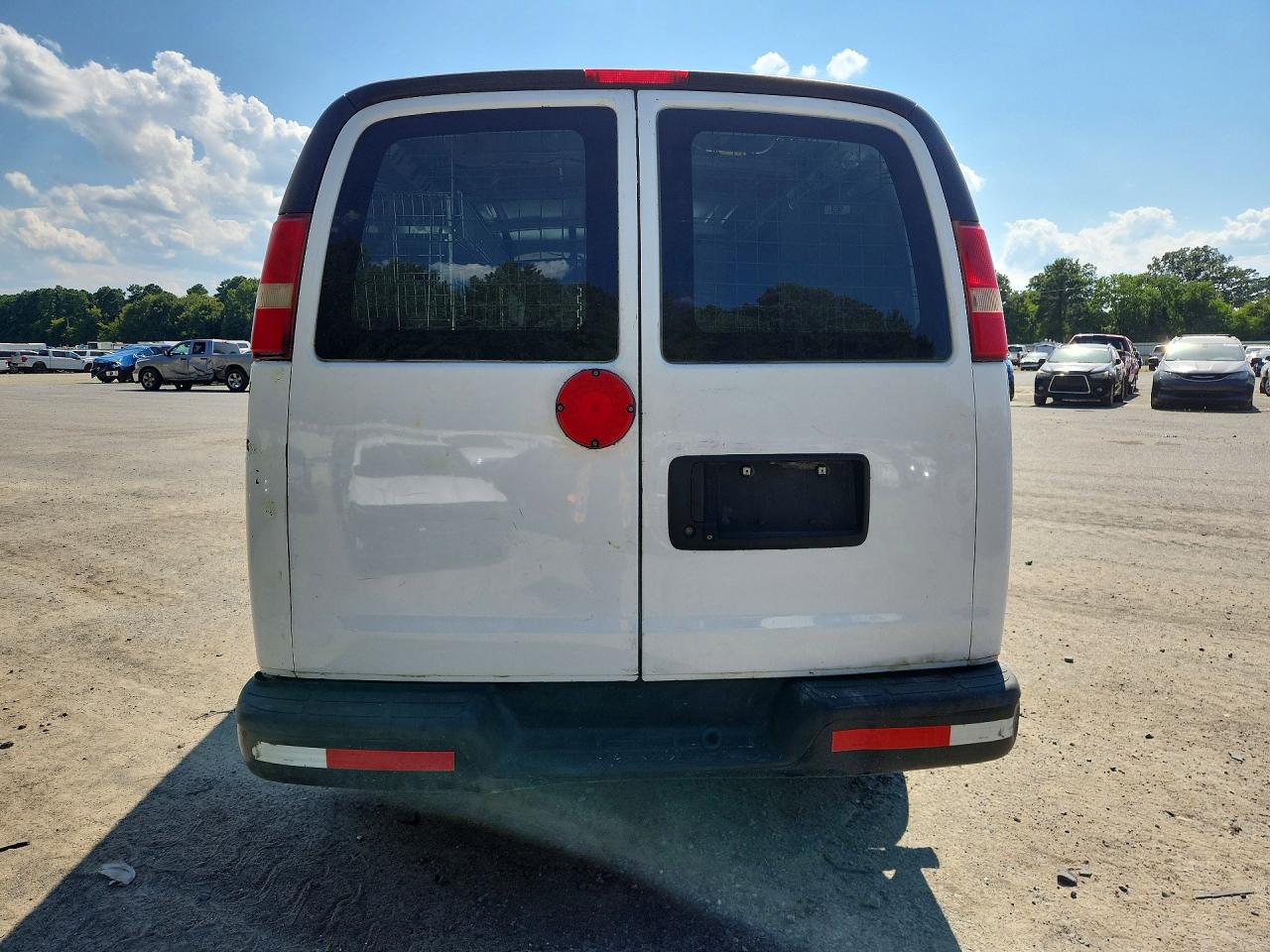 2013 Chevrolet Express G1500 White vin: 1GCSGAFX6D1182401