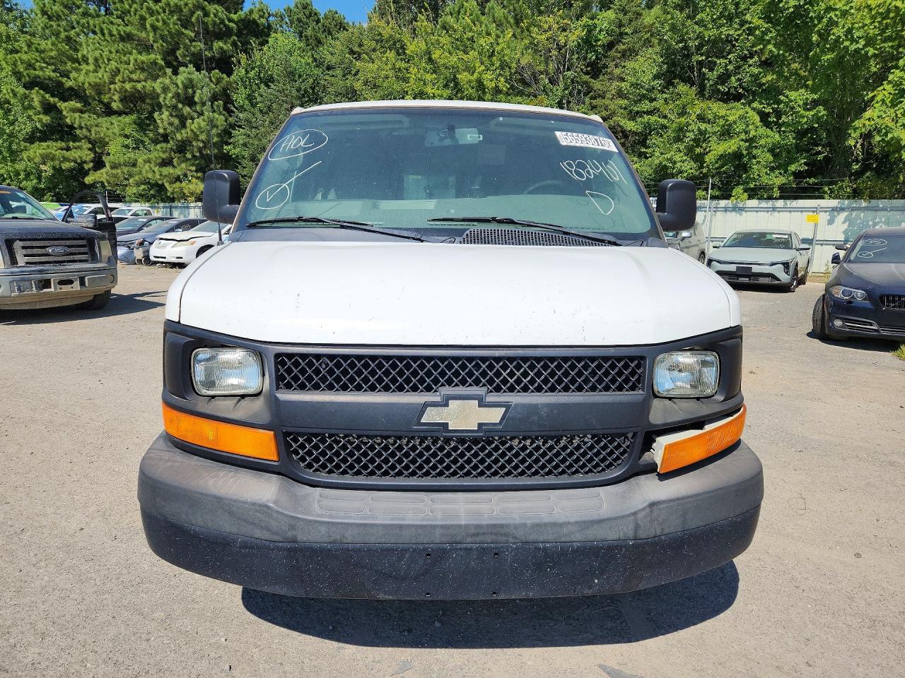 2013 Chevrolet Express G1500 White vin: 1GCSGAFX6D1182401