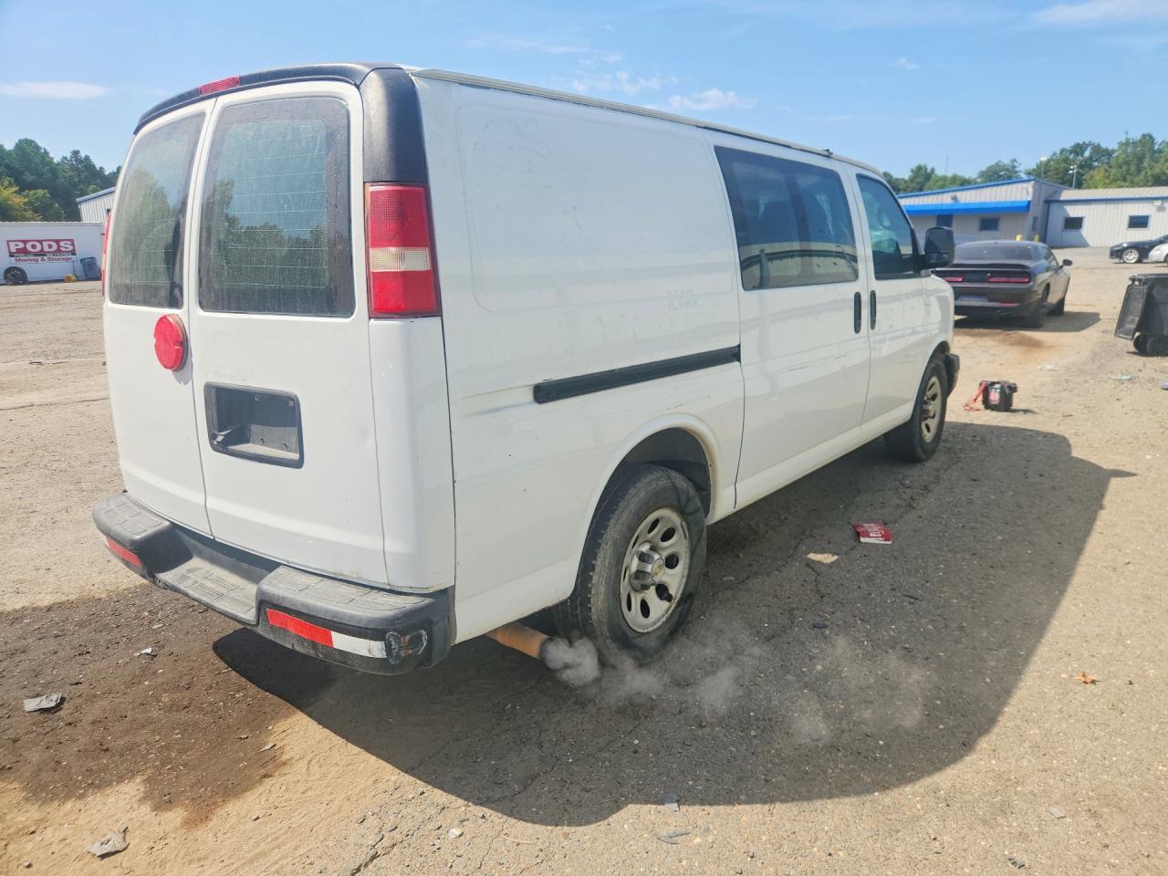 2013 Chevrolet Express G1500 Белый vin: 1GCSGAFX6D1182401