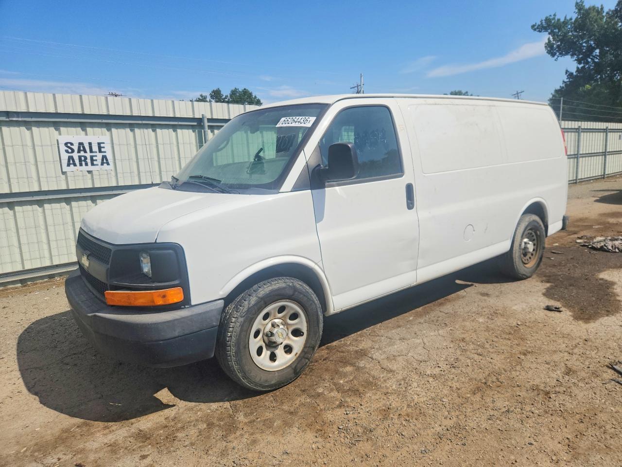 2013 Chevrolet Express G1500 Белый vin: 1GCSGAFX6D1182401