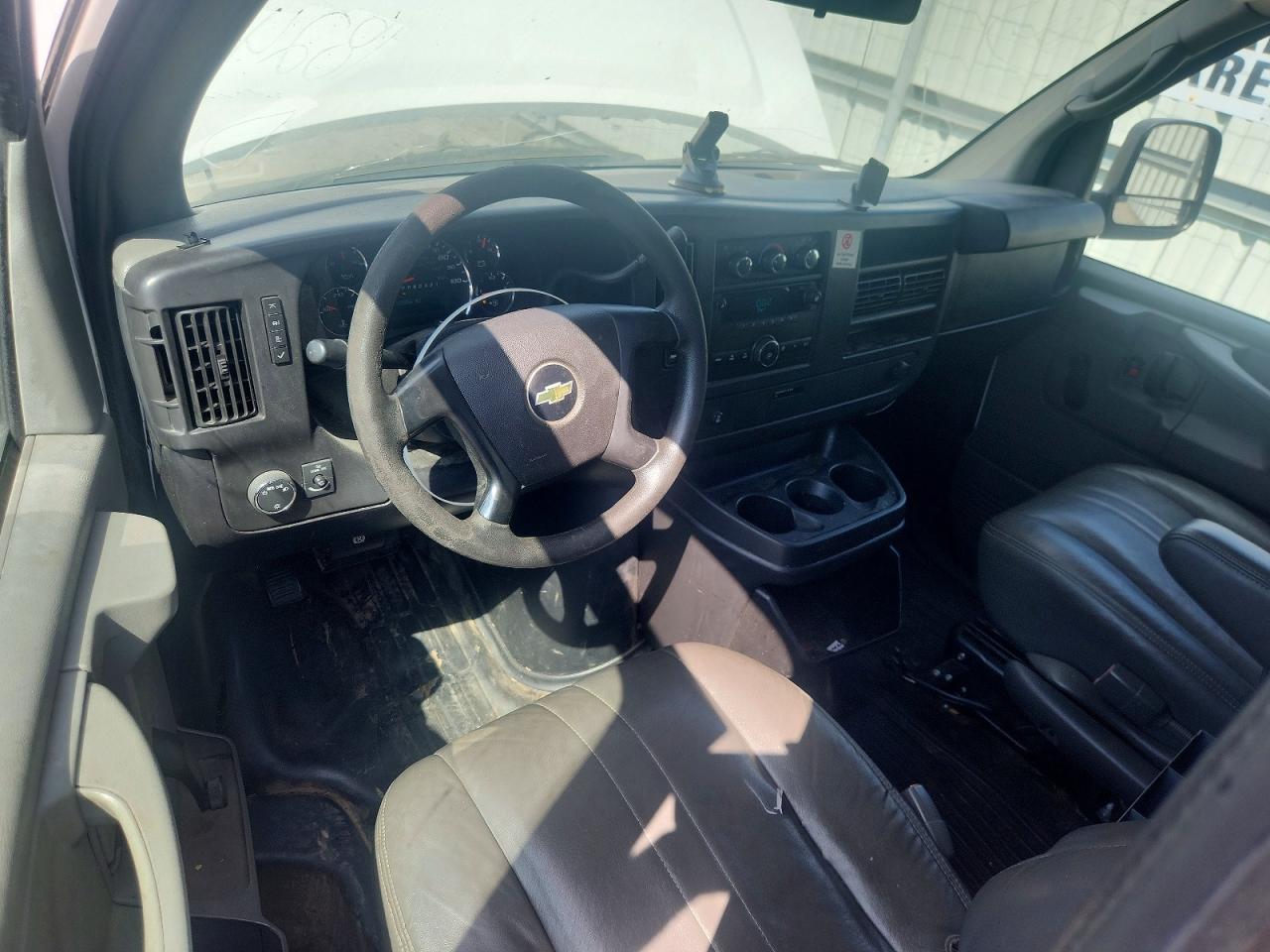 2013 Chevrolet Express G1500 Белый vin: 1GCSGAFX6D1182401