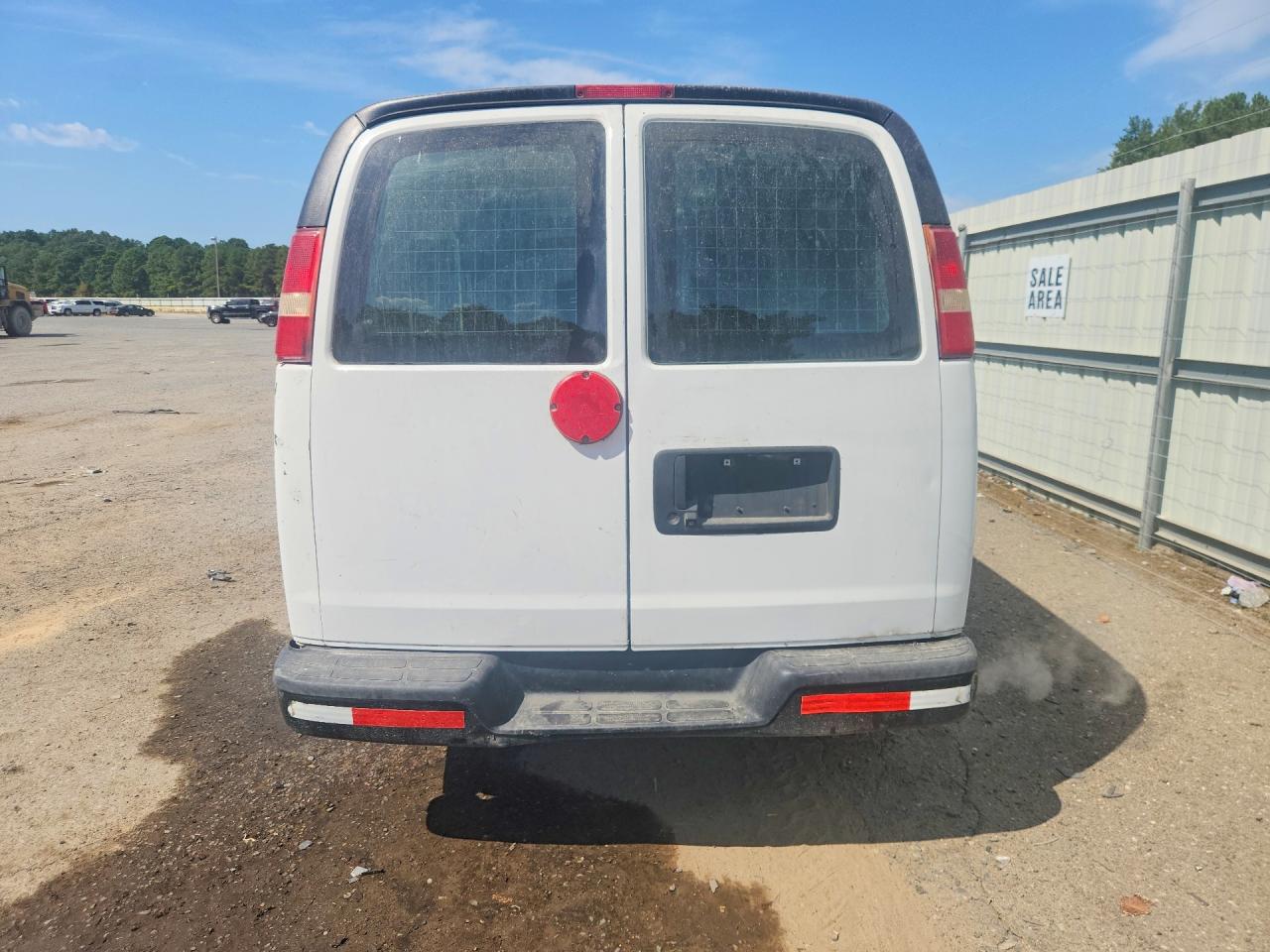 2013 Chevrolet Express G1500 Белый vin: 1GCSGAFX6D1182401