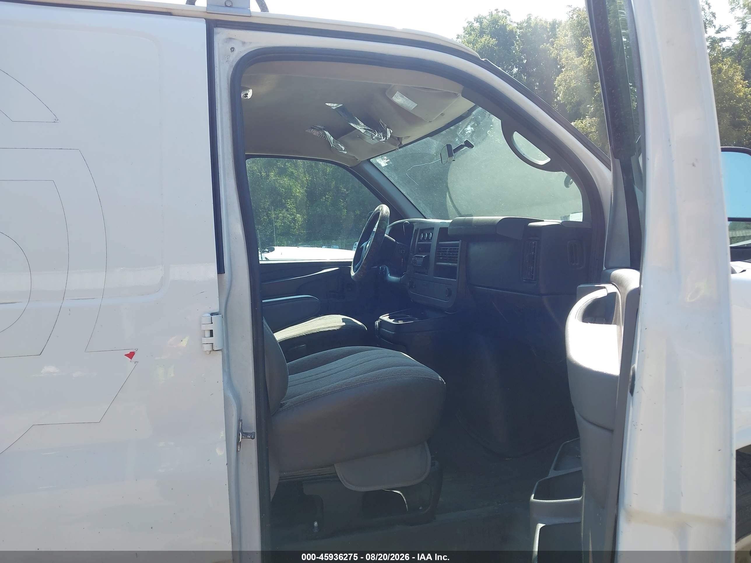 2014 Chevrolet Express 1500 Work Van White vin: 1GCSGAFX6E1107568