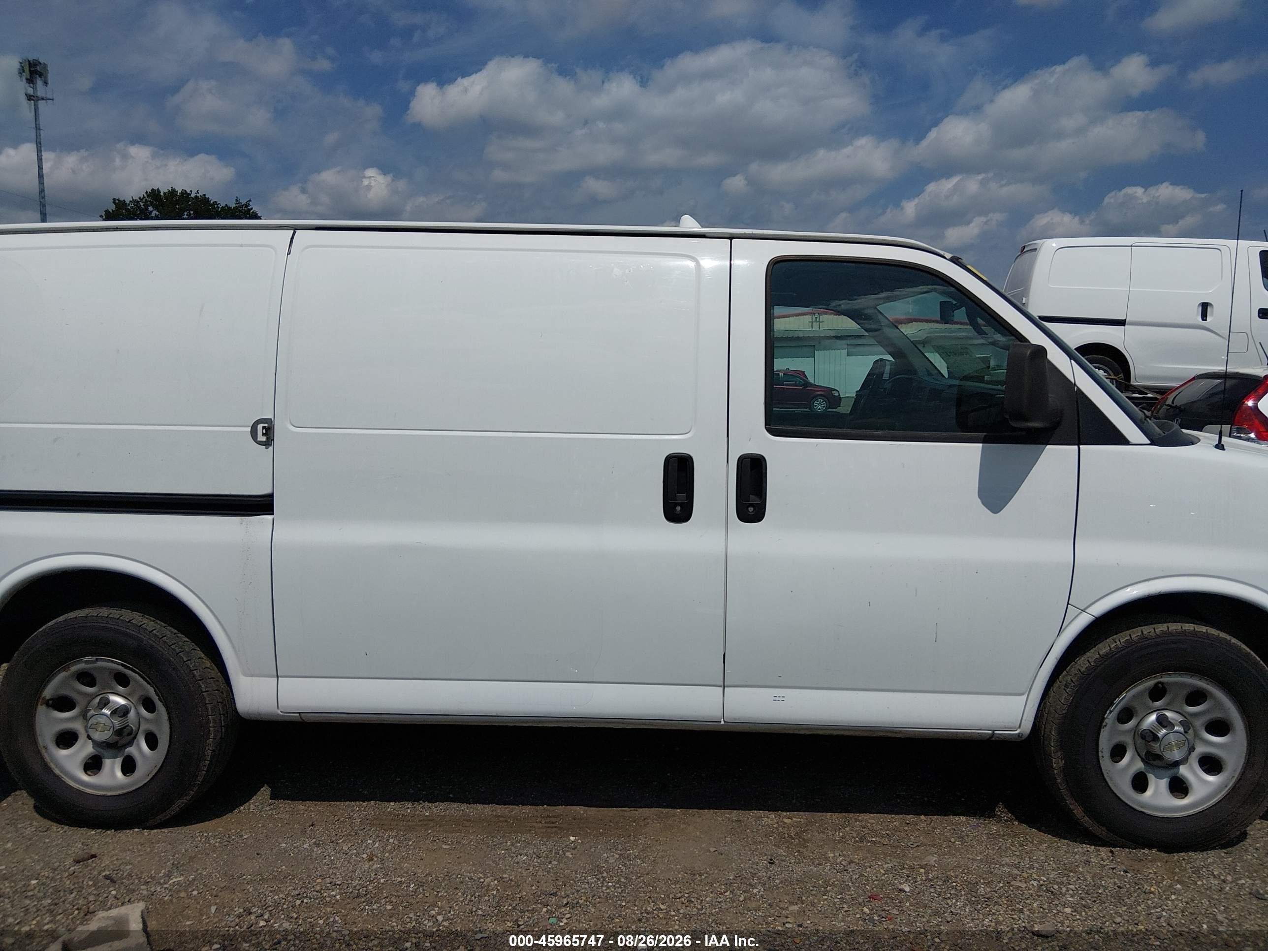 2014 Chevrolet Express 1500 Work Van White vin: 1GCSGAFX6E1165700