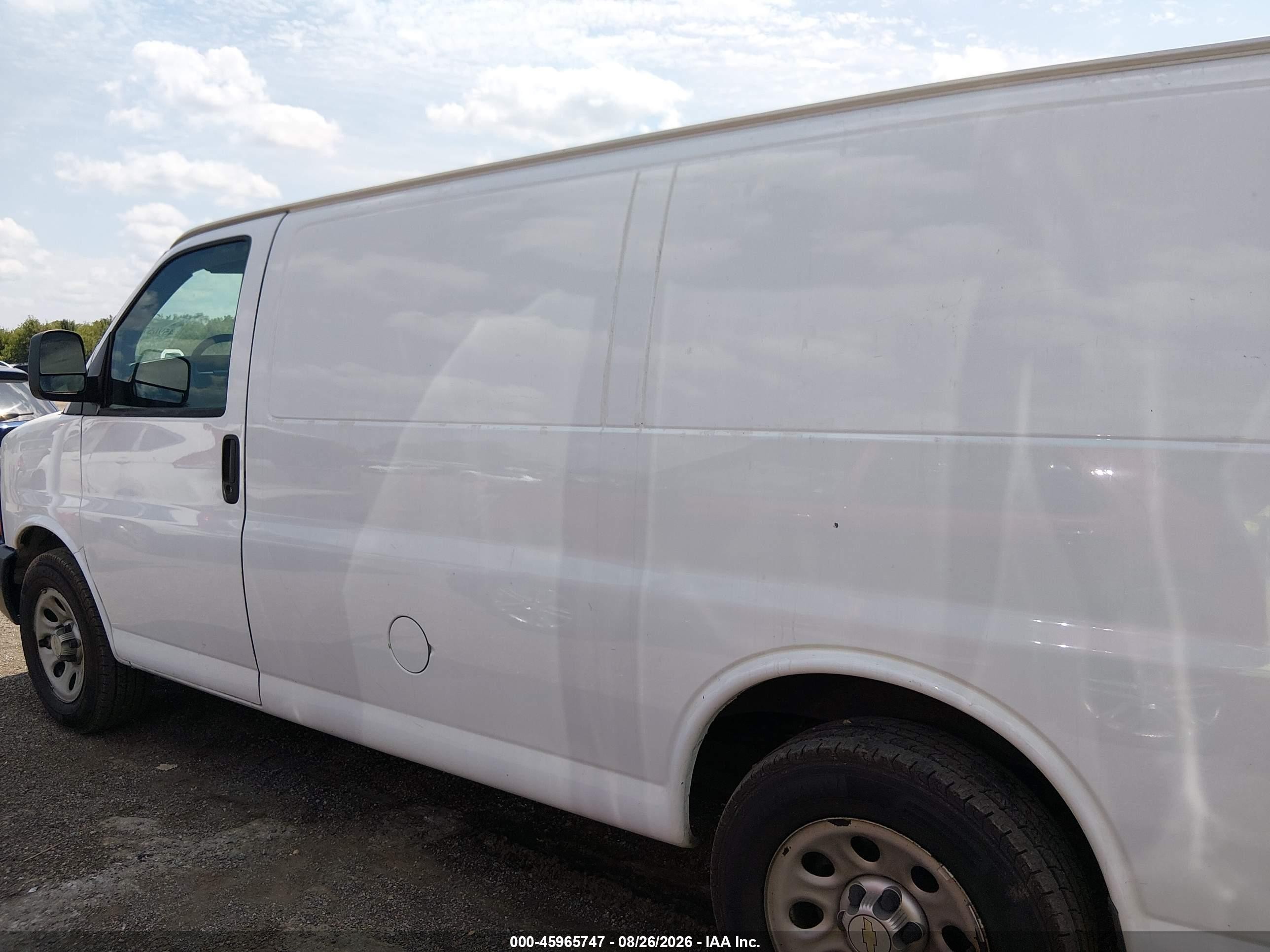 2014 Chevrolet Express 1500 Work Van White vin: 1GCSGAFX6E1165700