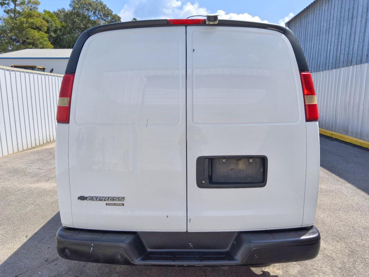2012 Chevrolet Express G1500 White vin: 1GCSGAFX7C1157067