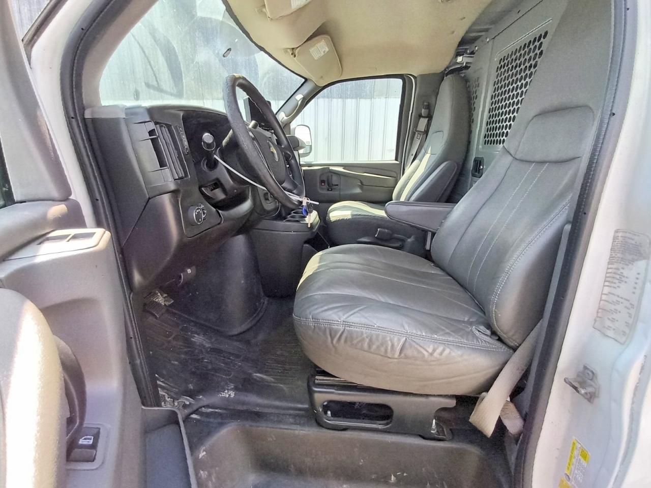 2012 Chevrolet Express G1500 White vin: 1GCSGAFX7C1157067