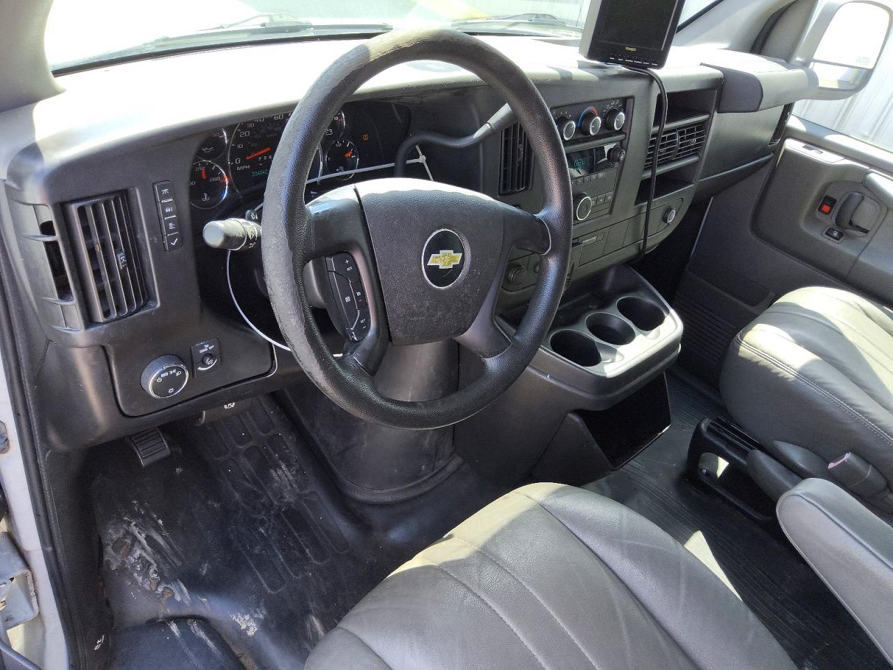 2012 Chevrolet Express G1500 White vin: 1GCSGAFX7C1157067