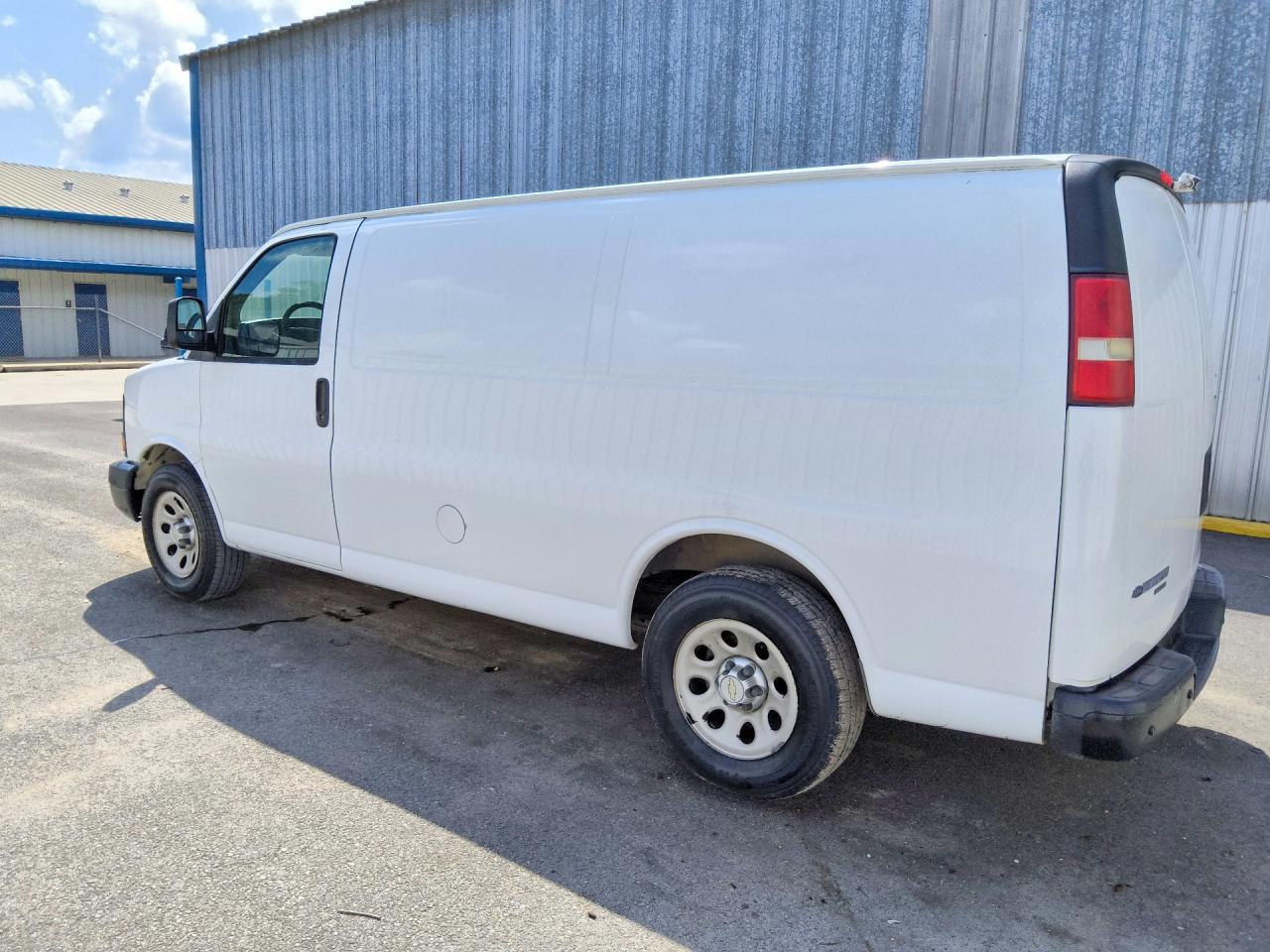2012 Chevrolet Express G1500 White vin: 1GCSGAFX7C1157067