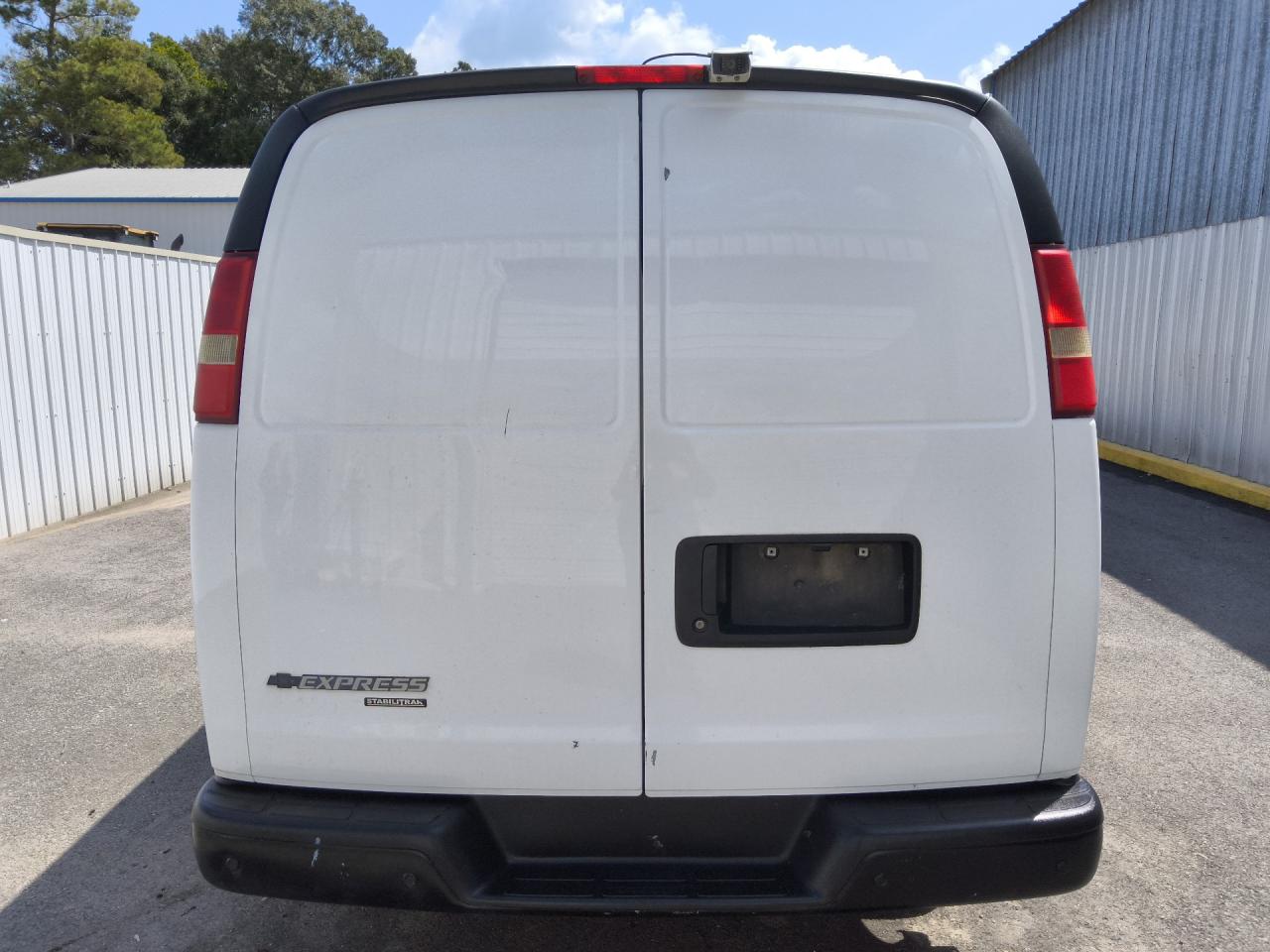2012 Chevrolet Express G1500 White vin: 1GCSGAFX7C1157067 Damage: Right Rear Cargo Door, Heavy Scratch, 1 To 2 Inches