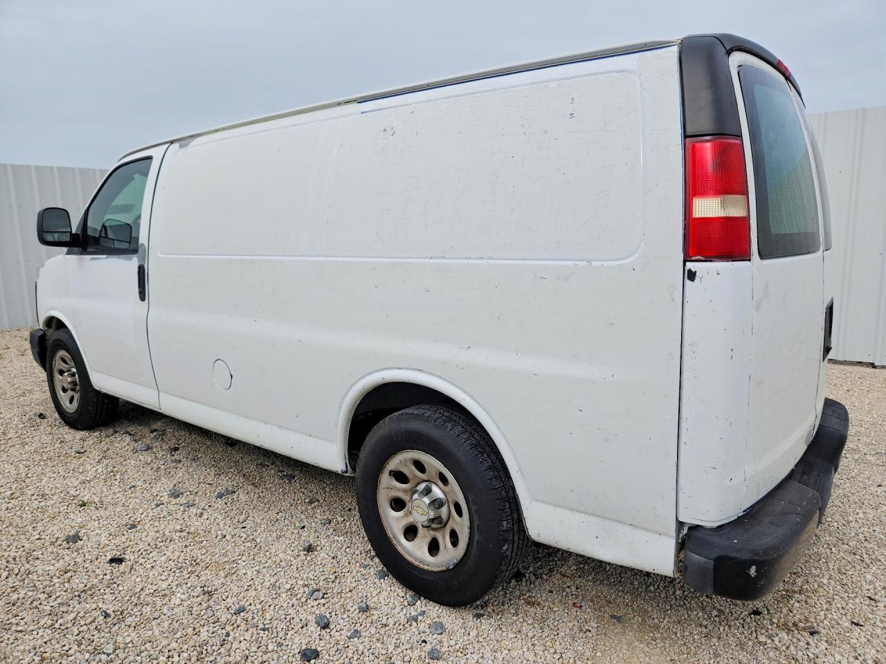 2012 Chevrolet Express G1500 Ls White vin: 1GCSGAFX7C1179165