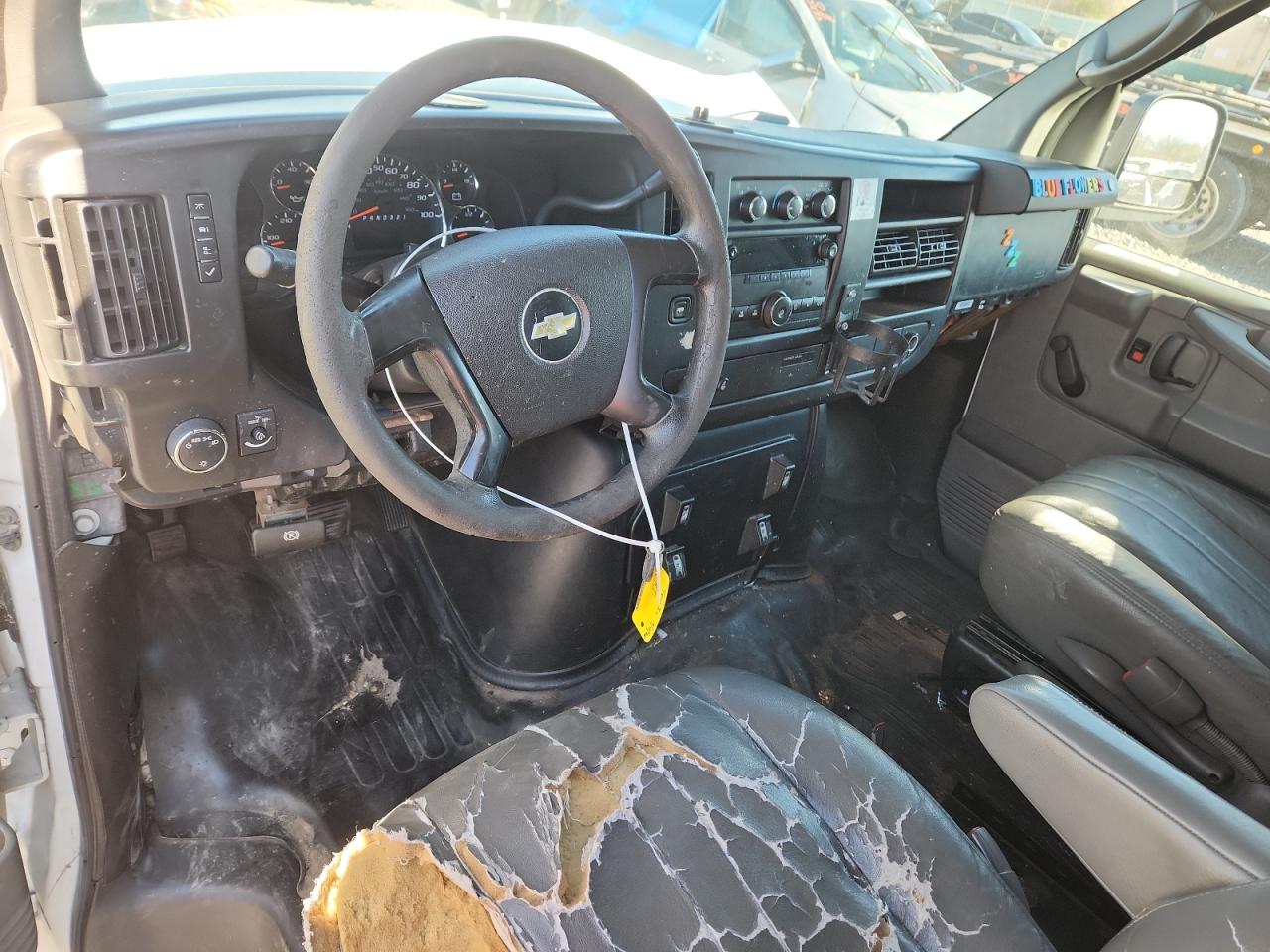 2012 Chevrolet Express G1500 White vin: 1GCSGAFX8C1154419