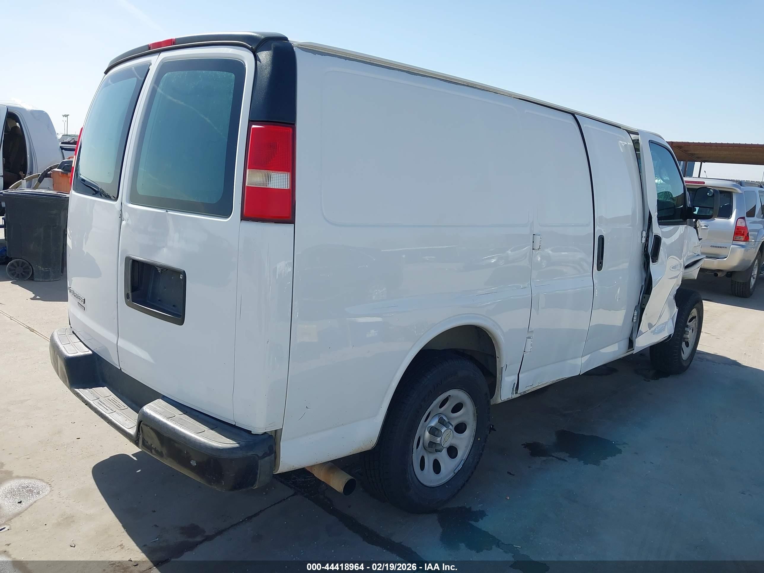2014 Chevrolet Express 1500 Work Van White vin: 1GCSGAFX8E1109368