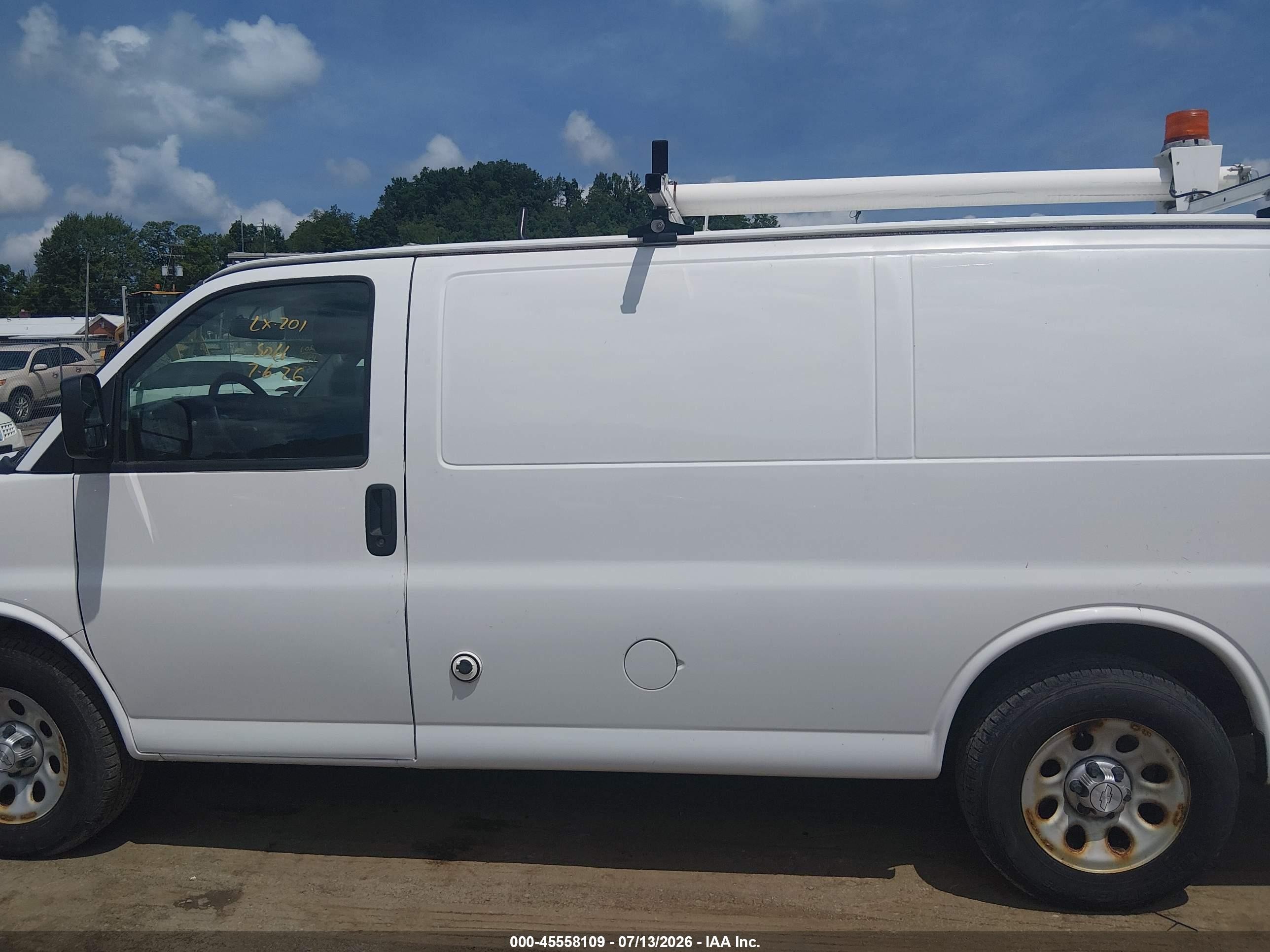 2014 Chevrolet Express 1500 Work Van White vin: 1GCSGAFX8E1197032