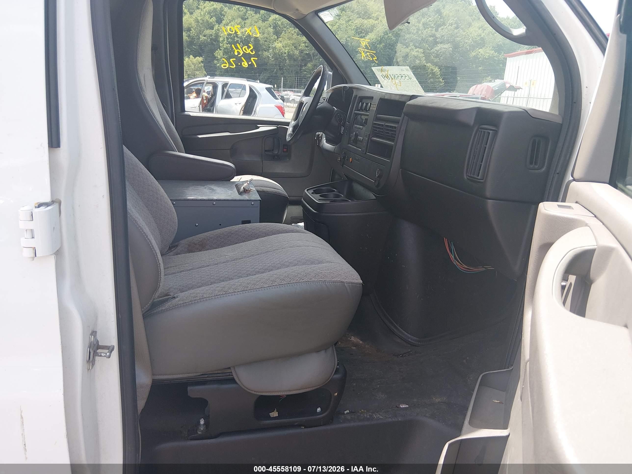 2014 Chevrolet Express 1500 Work Van White vin: 1GCSGAFX8E1197032