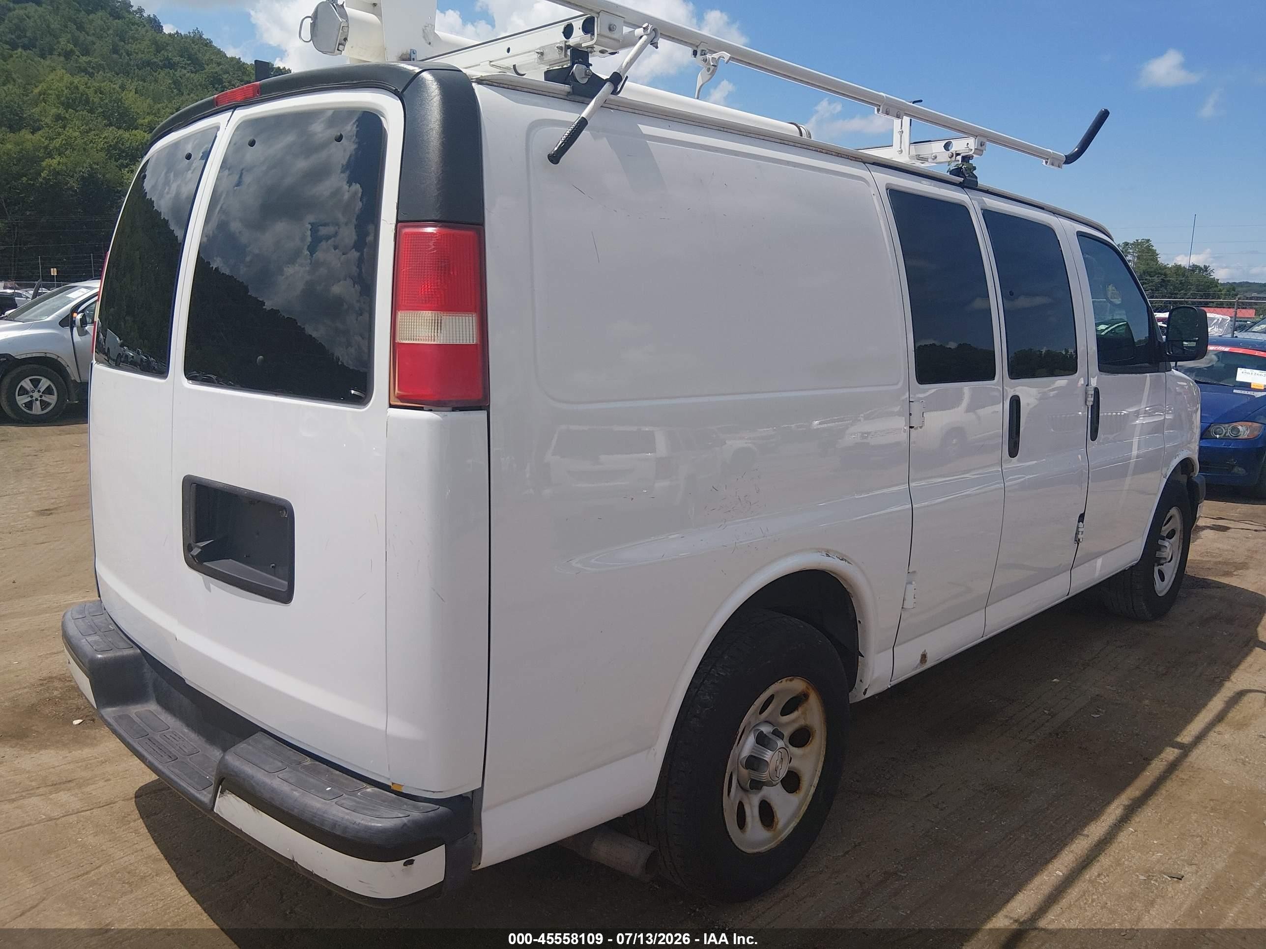 2014 Chevrolet Express 1500 Work Van White vin: 1GCSGAFX8E1197032