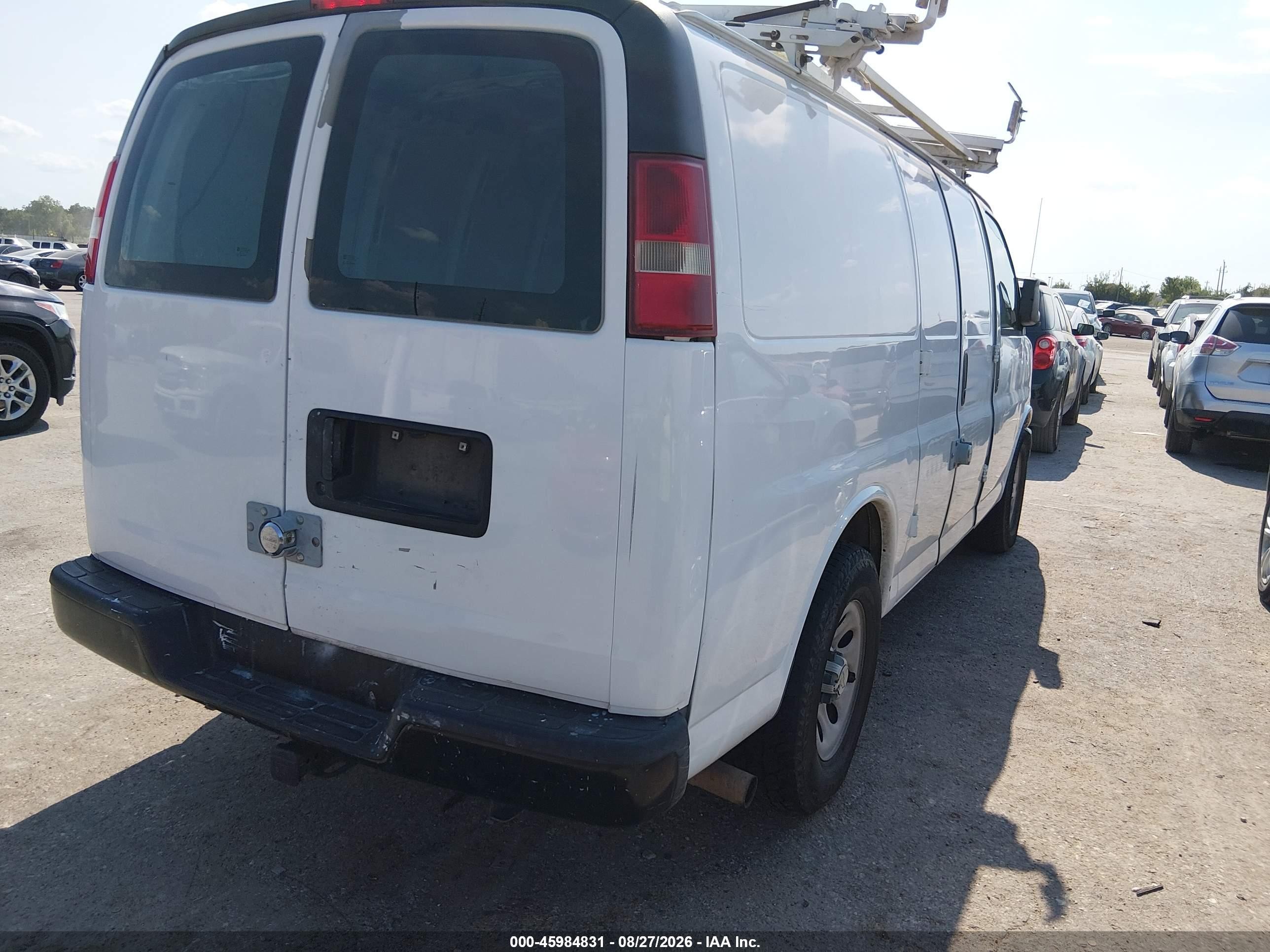 2012 Chevrolet Express 1500 Work Van Белый vin: 1GCSGAFX9C1134924