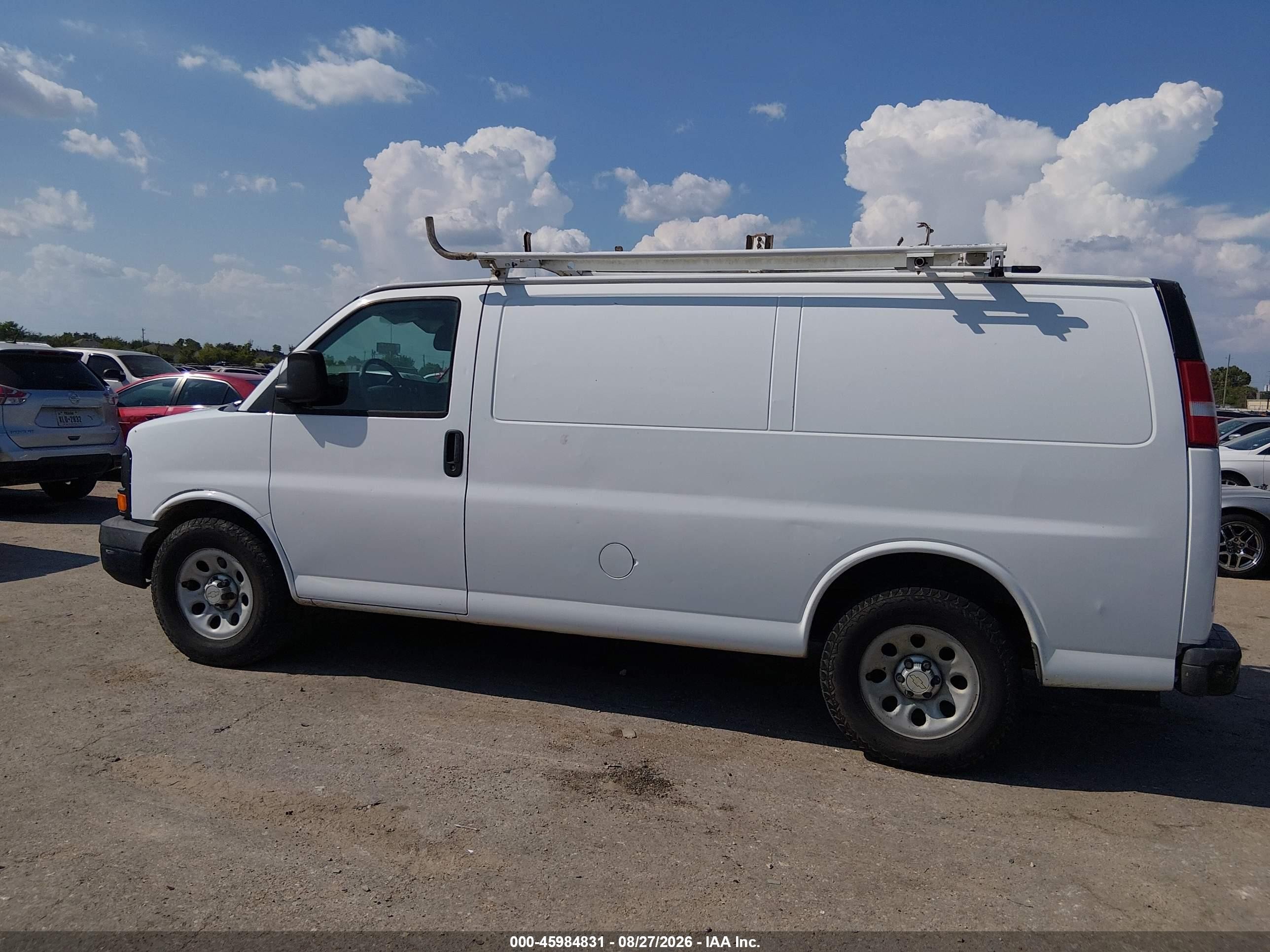 2012 Chevrolet Express 1500 Work Van Белый vin: 1GCSGAFX9C1134924
