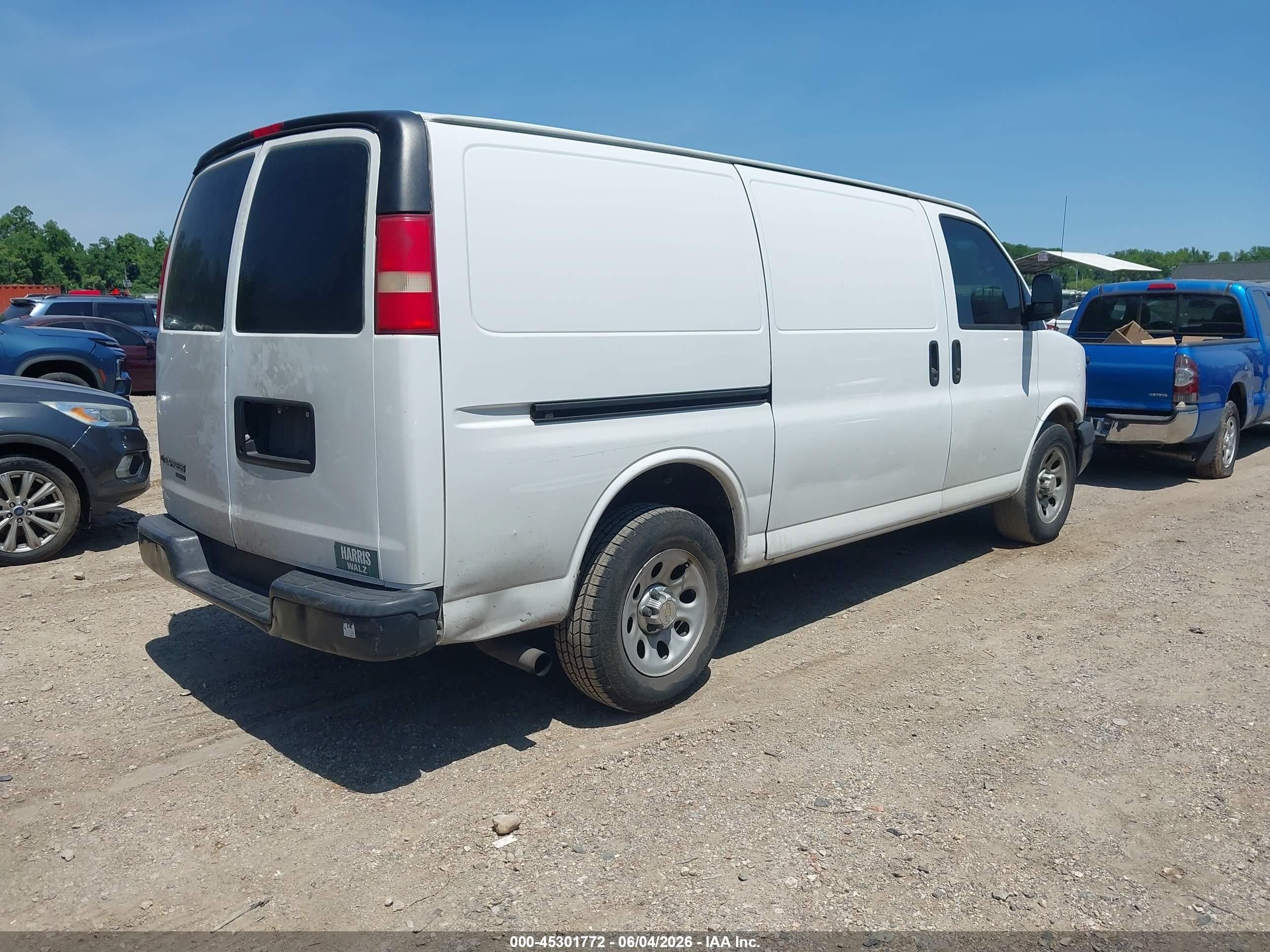 2014 Chevrolet Express 1500 Work Van White vin: 1GCSGAFX9E1158174