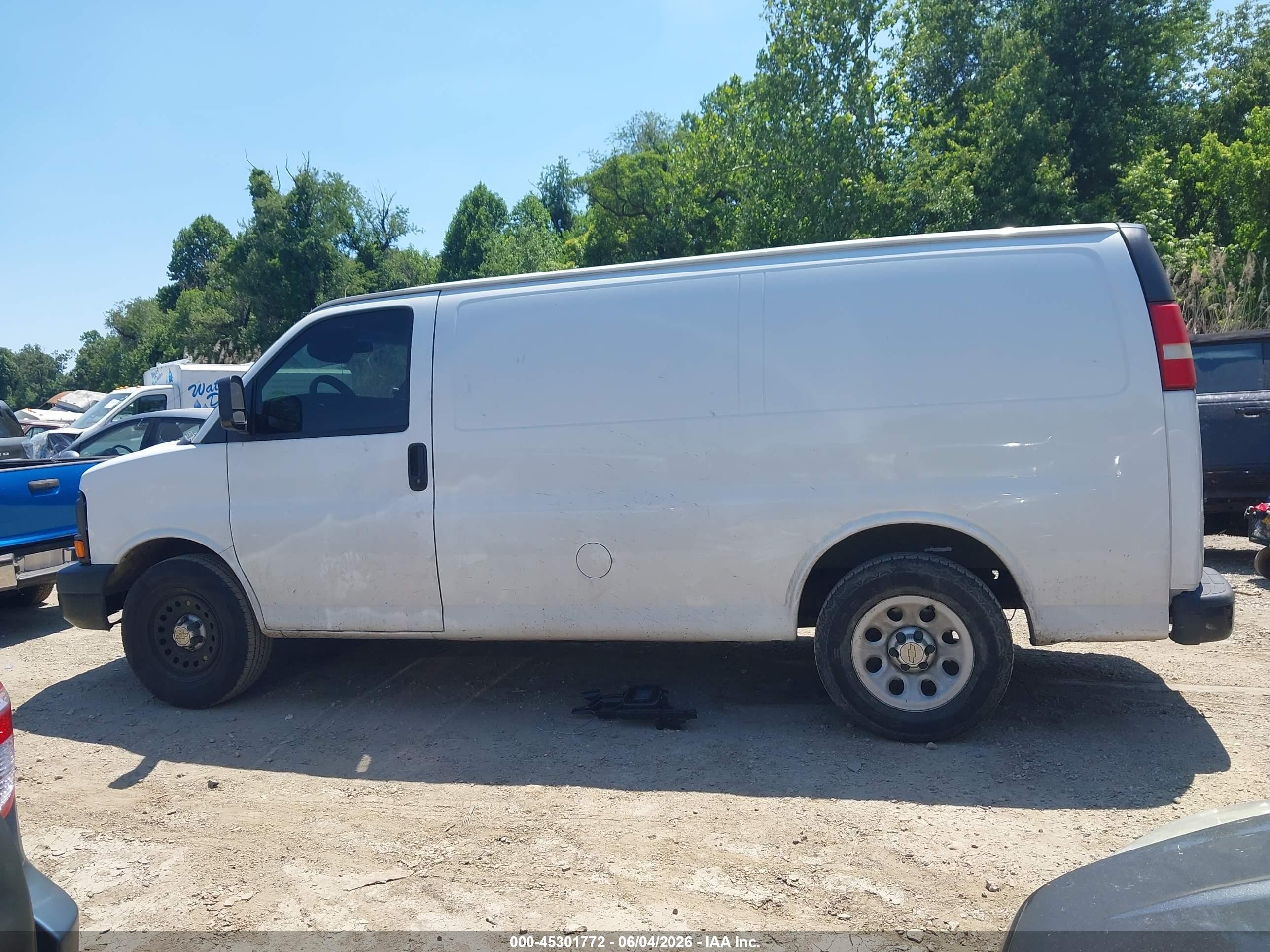 2014 Chevrolet Express 1500 Work Van White vin: 1GCSGAFX9E1158174