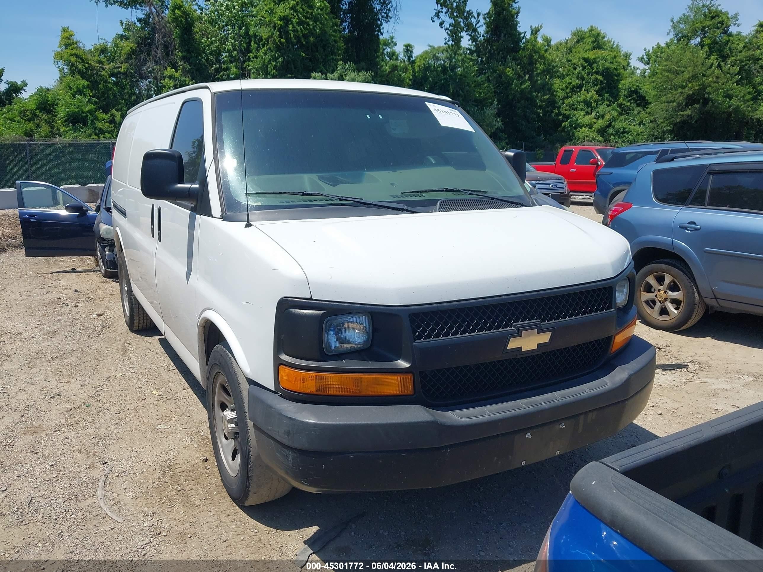 2014 Chevrolet Express 1500 Work Van White vin: 1GCSGAFX9E1158174