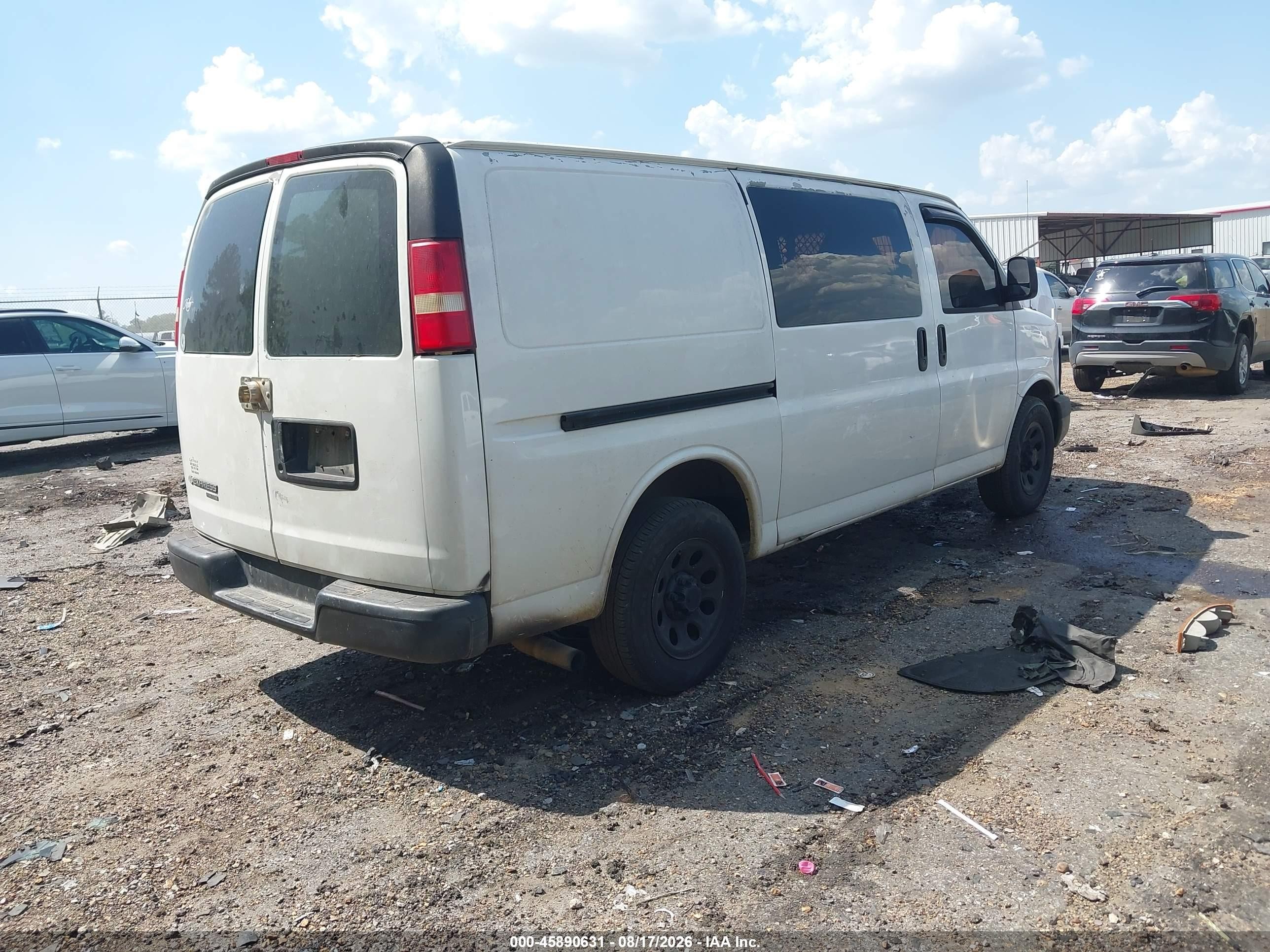 2012 Chevrolet Express 1500 Work Van White vin: 1GCSGAFXXC1144653