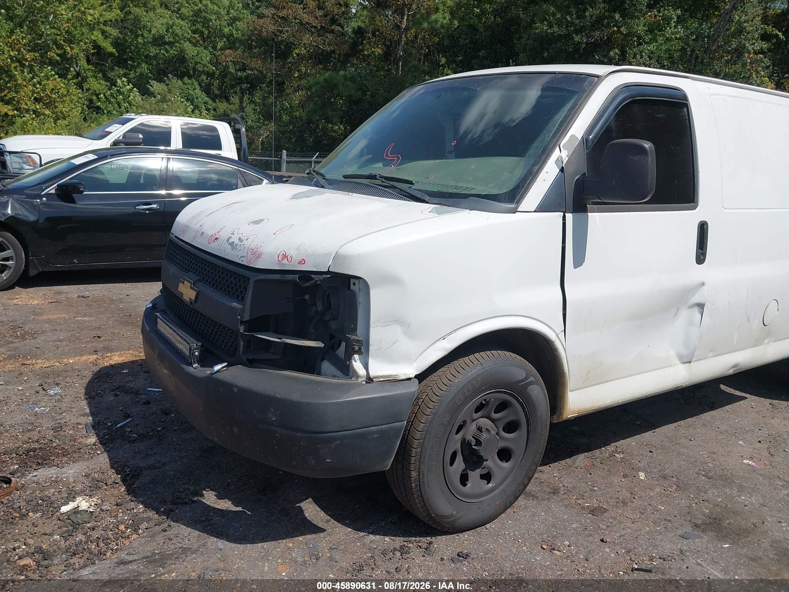 2012 Chevrolet Express 1500 Work Van White vin: 1GCSGAFXXC1144653