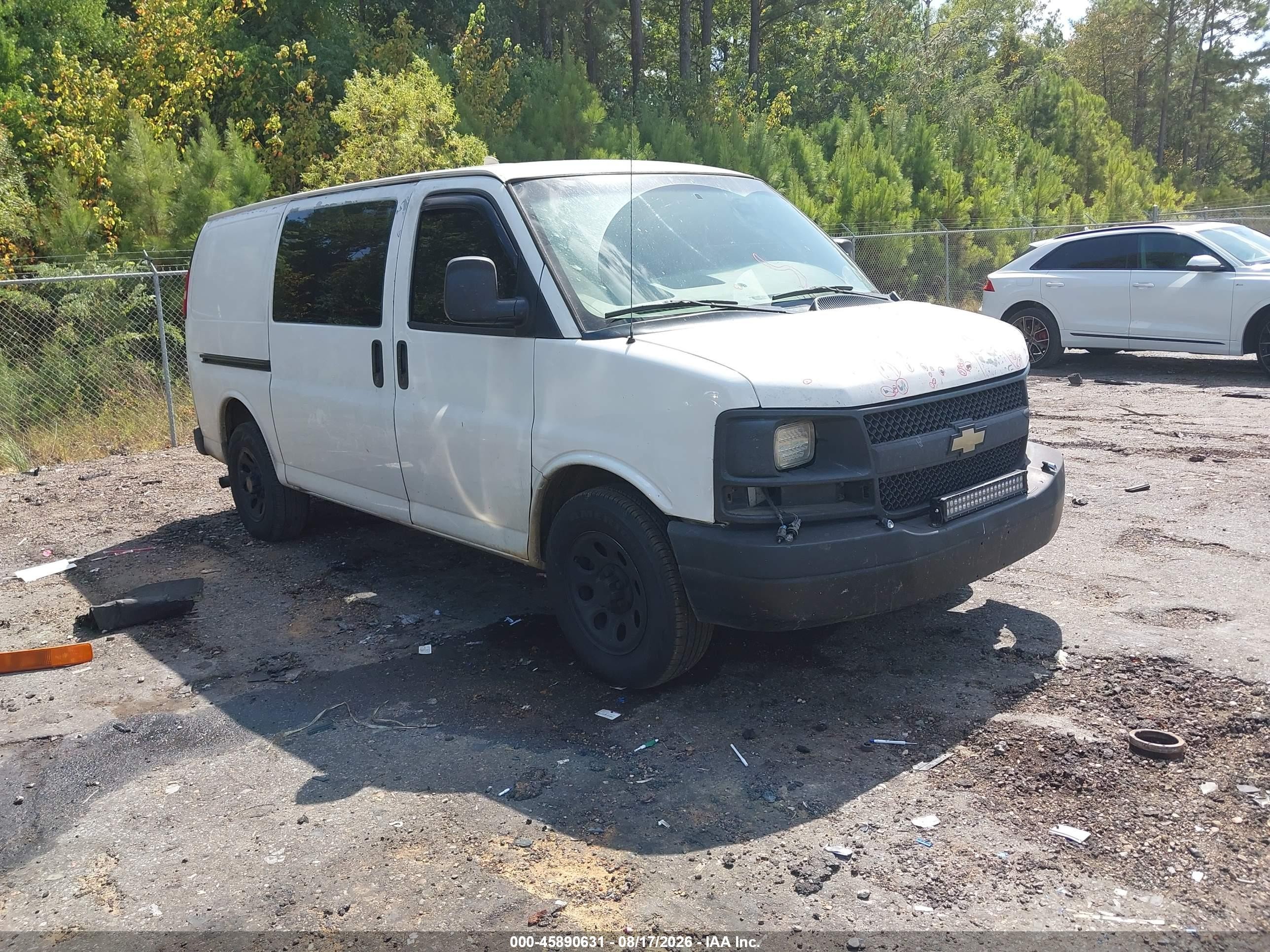 2012 Chevrolet Express 1500 Work Van White vin: 1GCSGAFXXC1144653