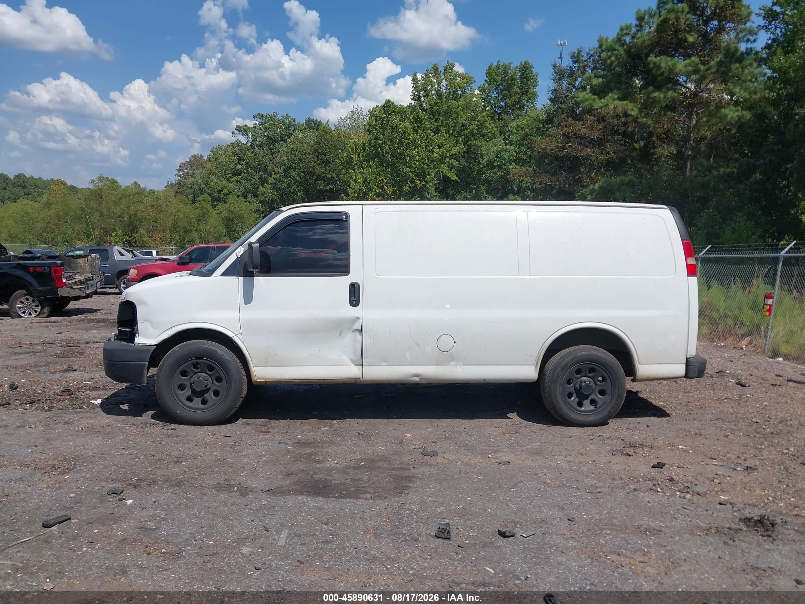 2012 Chevrolet Express 1500 Work Van White vin: 1GCSGAFXXC1144653