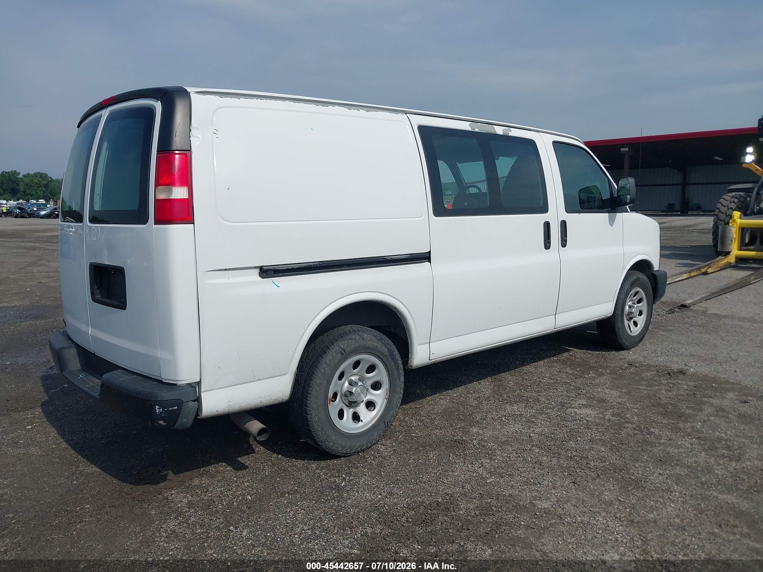 2012 Chevrolet Express 1500 Work Van White vin: 1GCSGAFXXC1186515