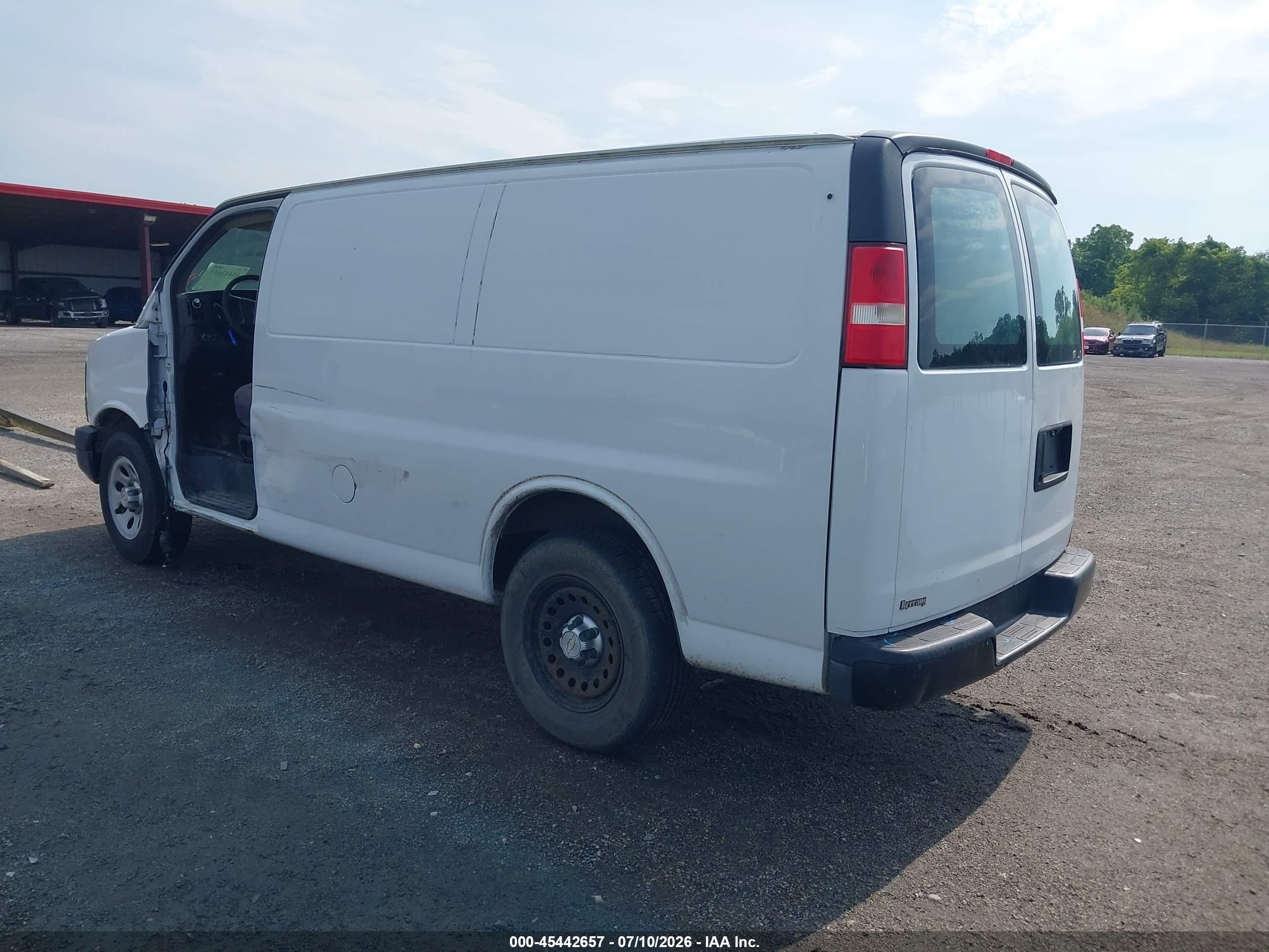 2012 Chevrolet Express 1500 Work Van White vin: 1GCSGAFXXC1186515