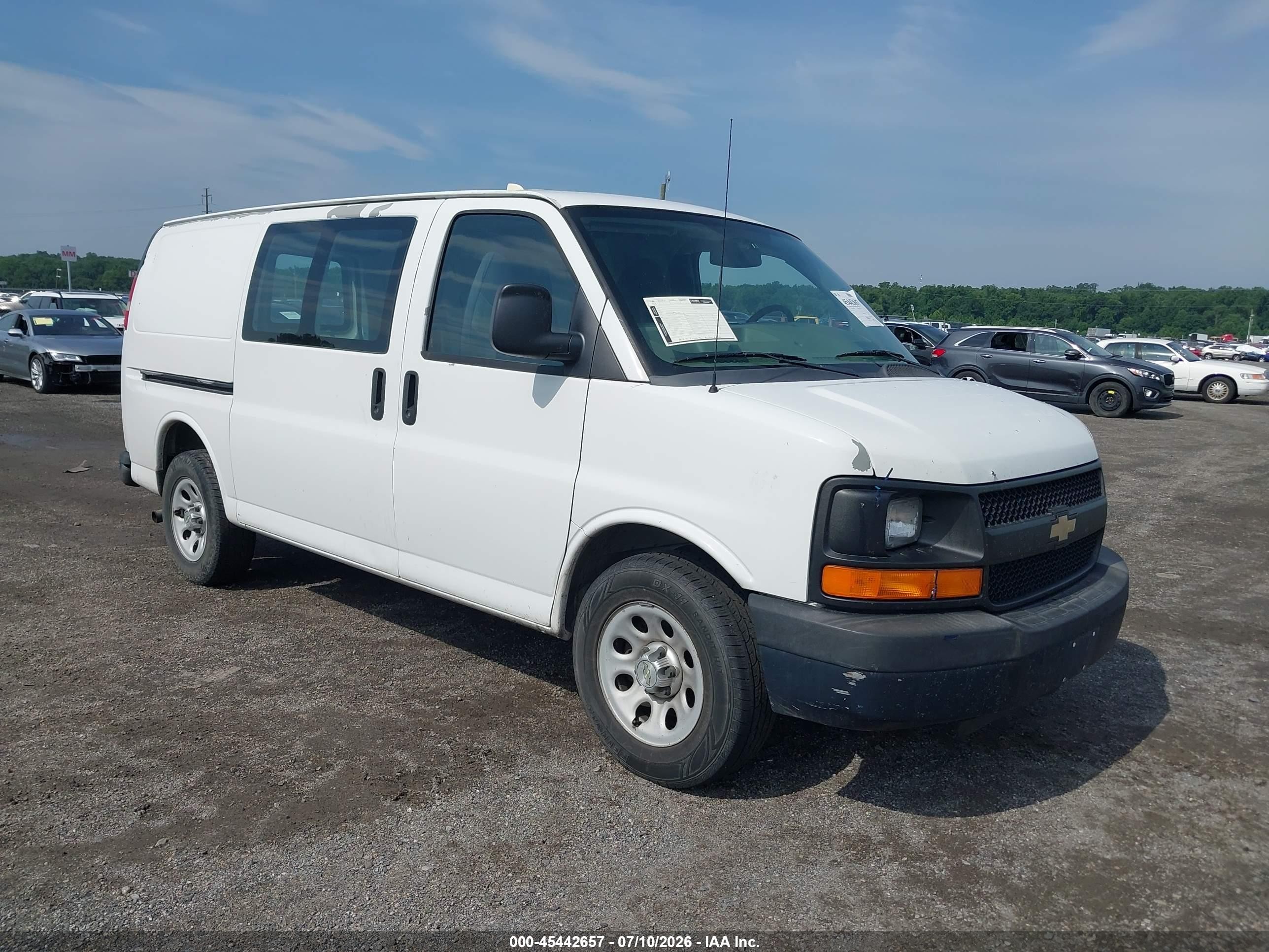 2012 Chevrolet Express 1500 Work Van White vin: 1GCSGAFXXC1186515