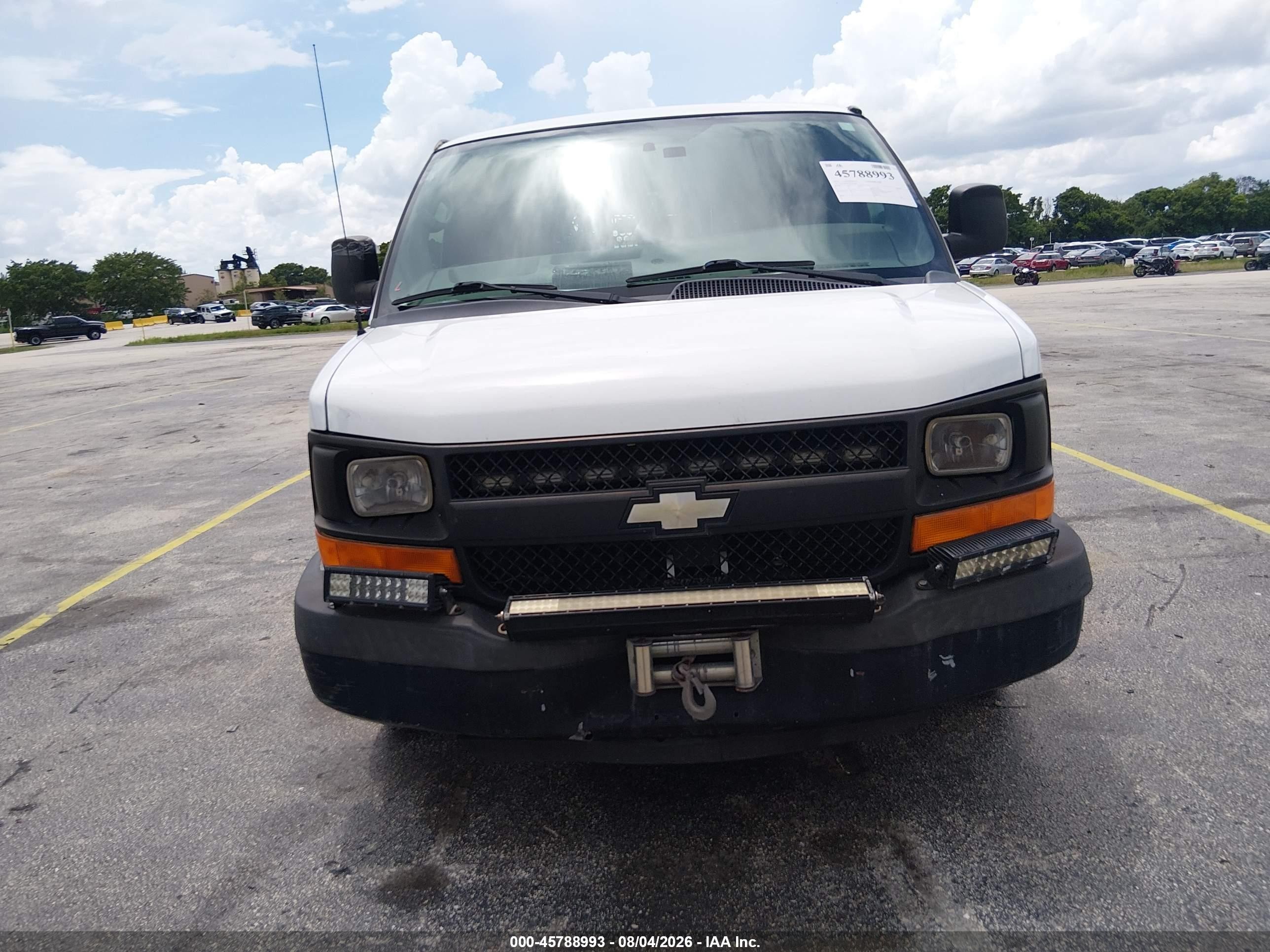 2014 Chevrolet Express 1500 Work Van White vin: 1GCSGAFXXE1143084