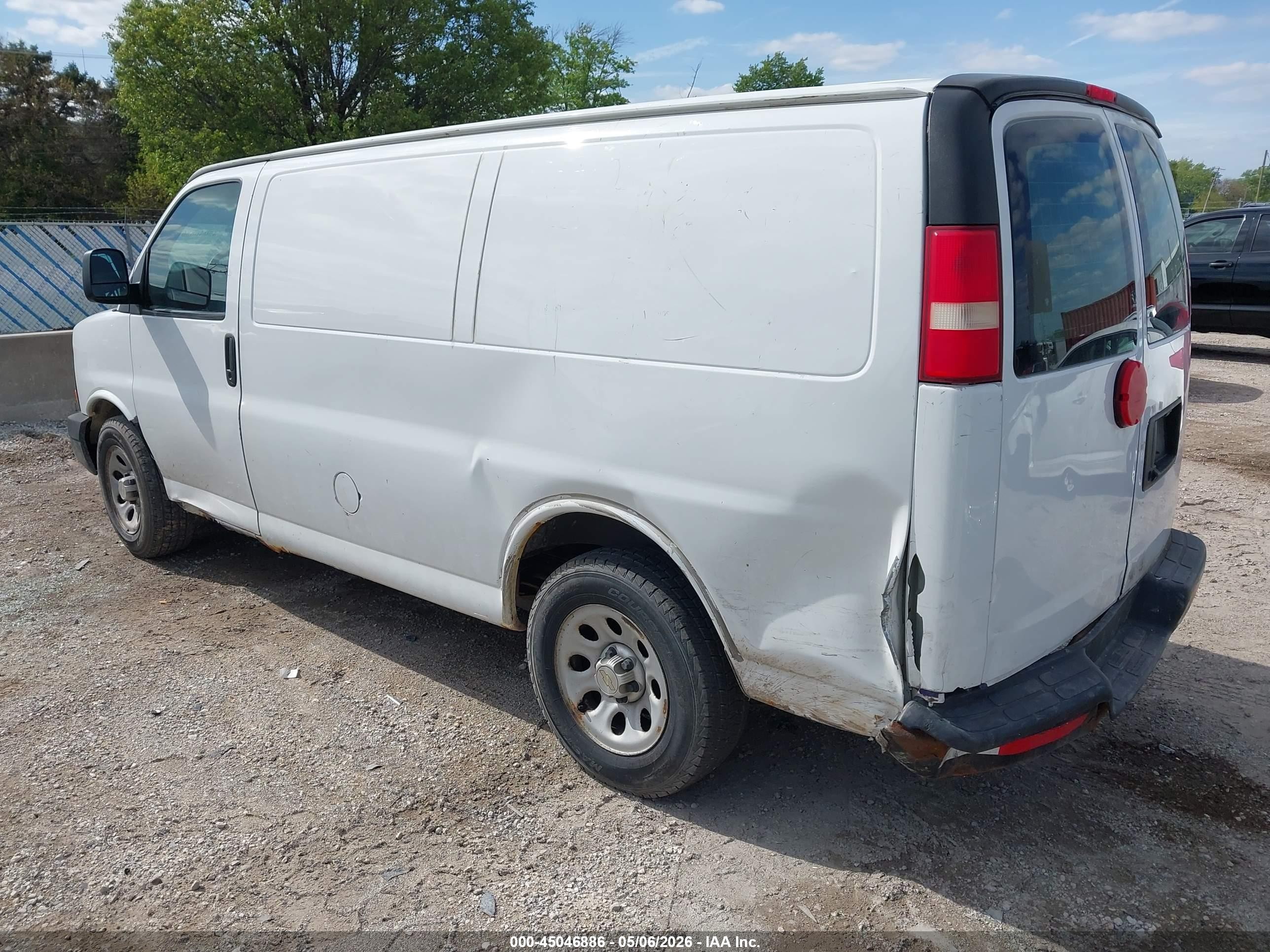 2014 Chevrolet Express 1500 Work Van White vin: 1GCSGAFXXE1155171