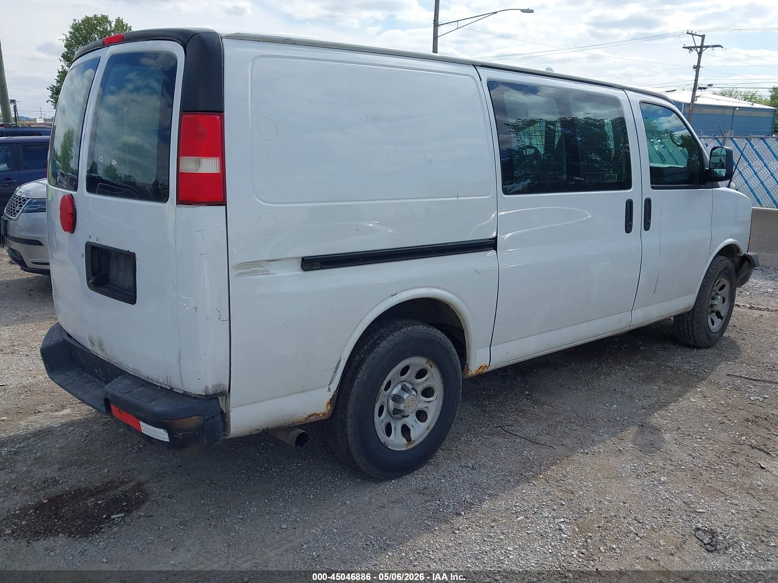 2014 Chevrolet Express 1500 Work Van White vin: 1GCSGAFXXE1155171