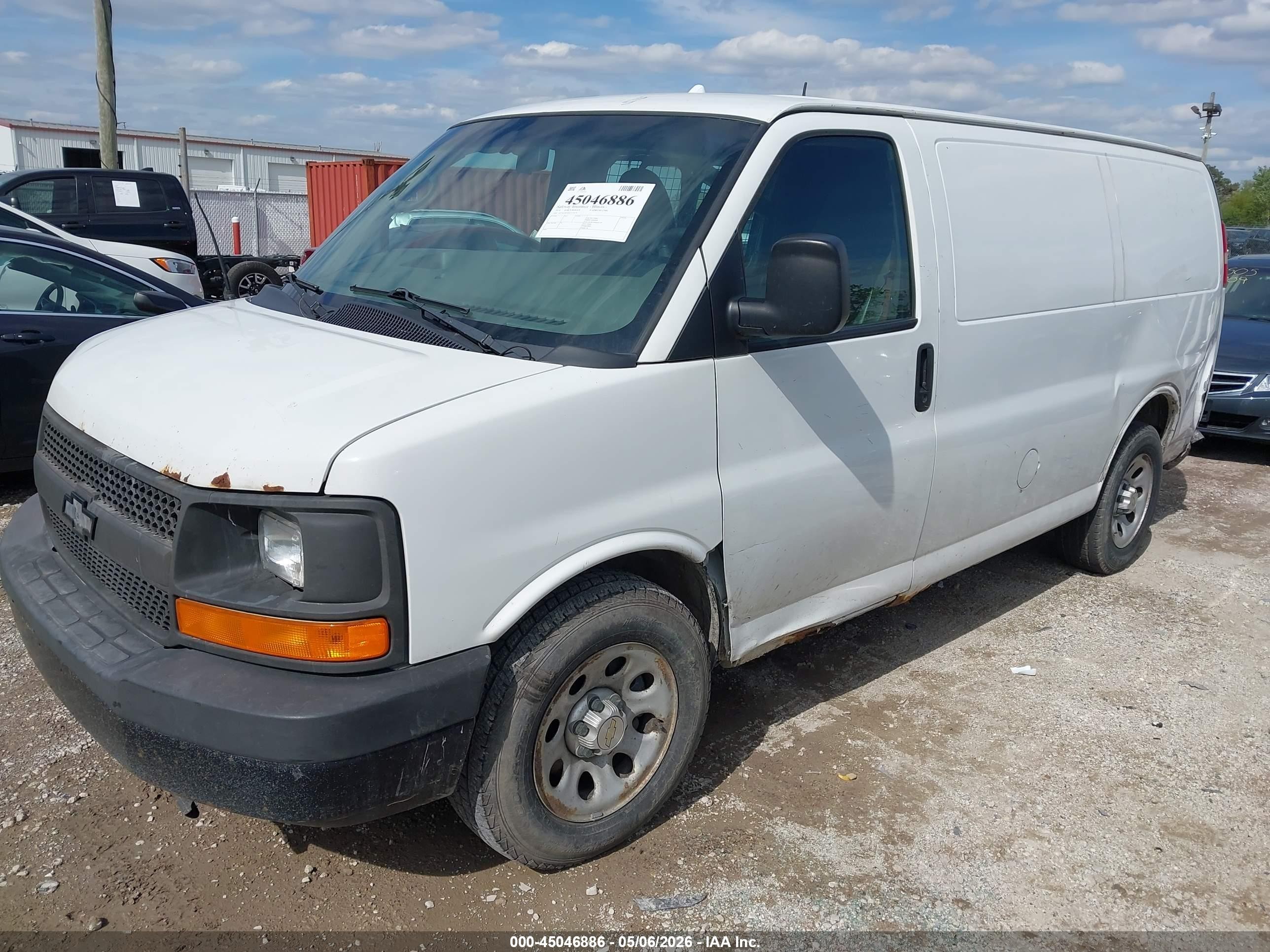 2014 Chevrolet Express 1500 Work Van White vin: 1GCSGAFXXE1155171