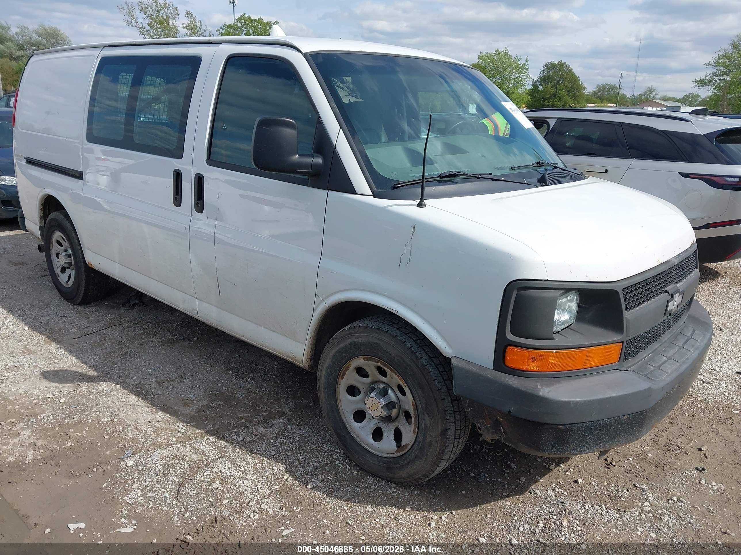 2014 Chevrolet Express 1500 Work Van White vin: 1GCSGAFXXE1155171