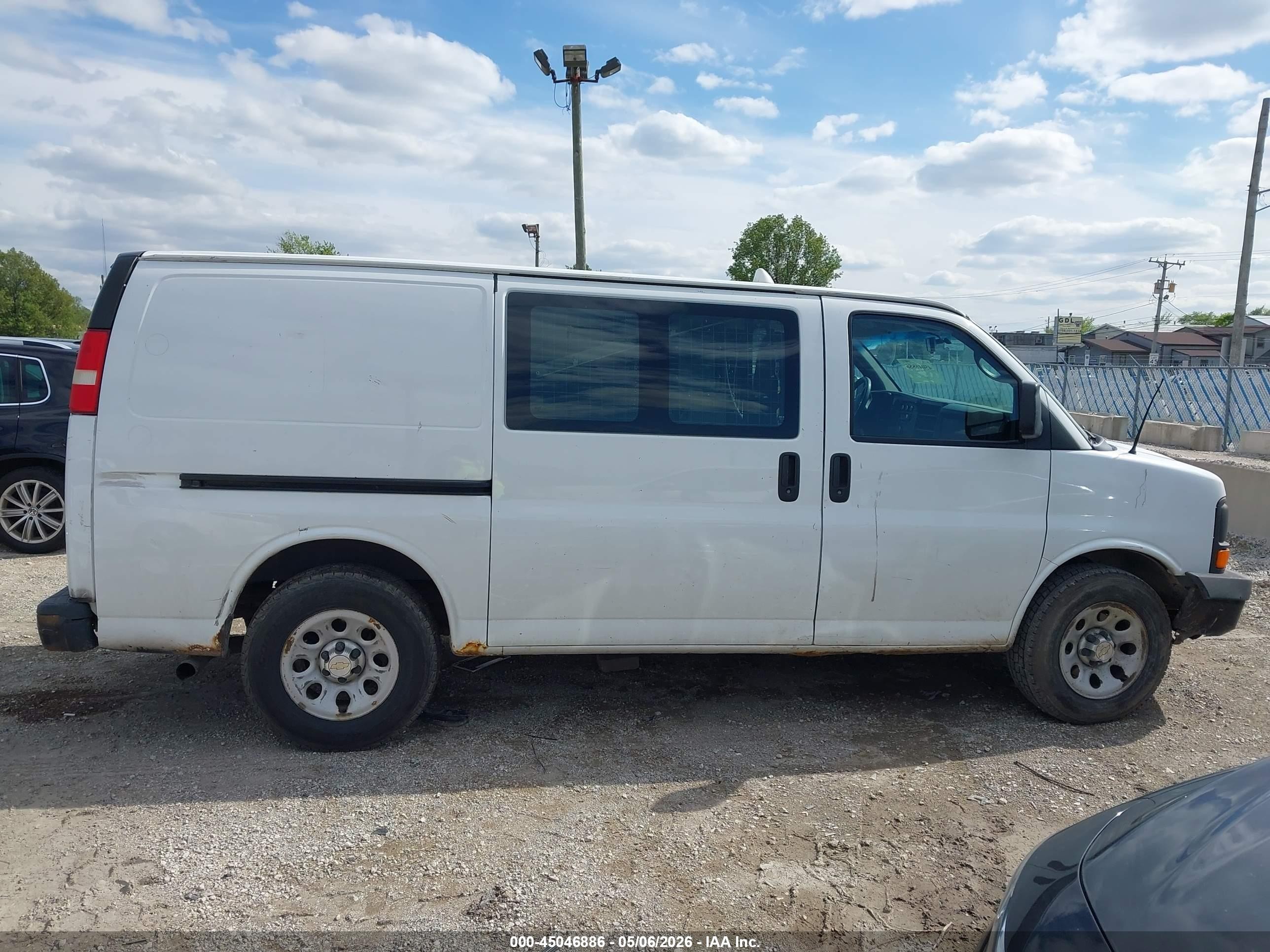 2014 Chevrolet Express 1500 Work Van White vin: 1GCSGAFXXE1155171